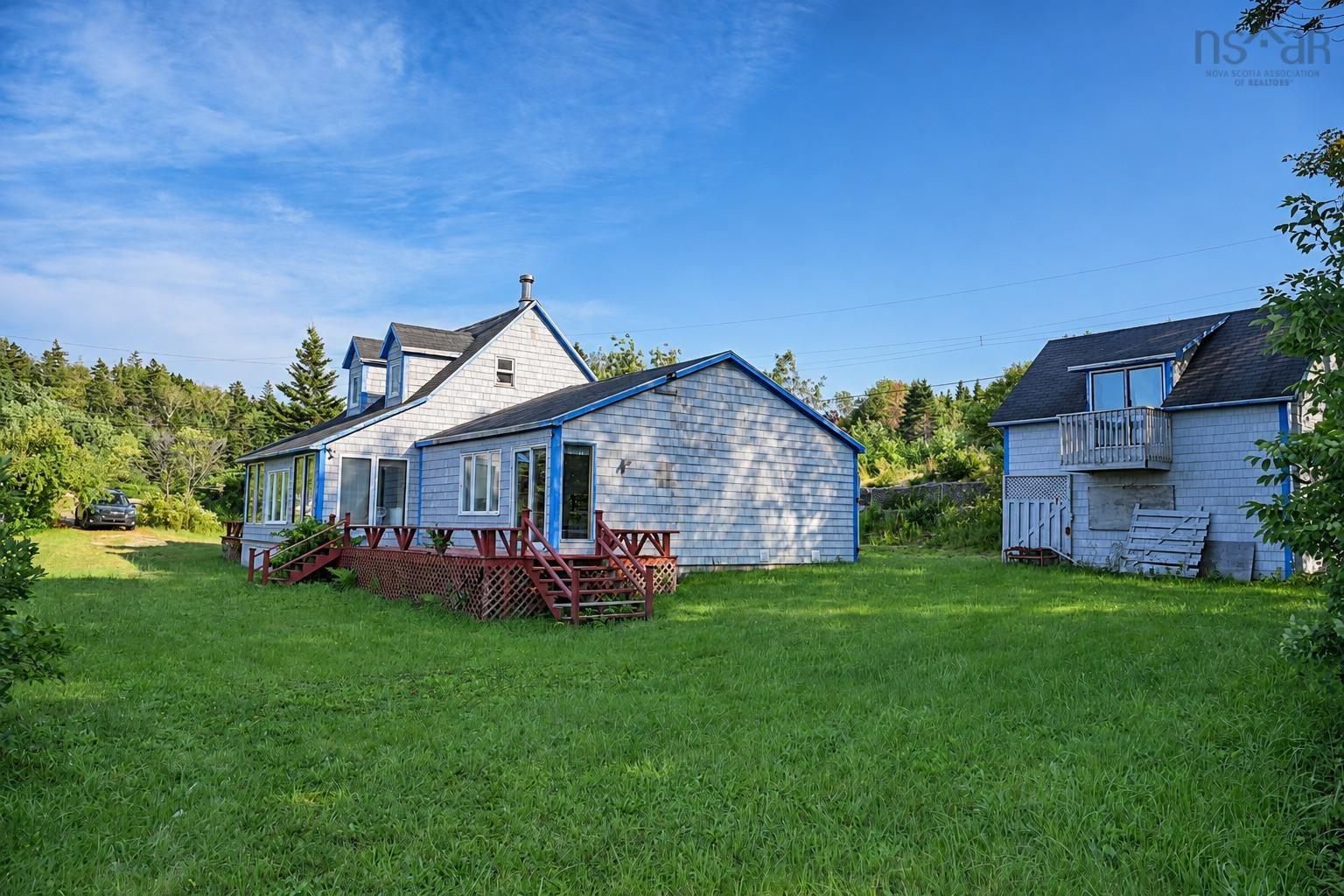 $325,000.00: 1251 White Point Rd, Smelt Brook