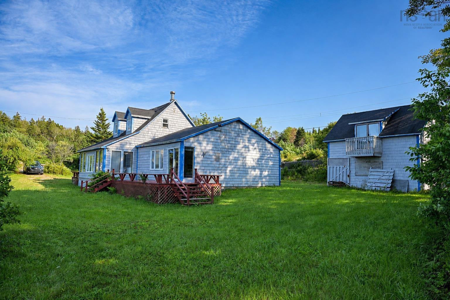 $325,000.00: 1251 White Point Rd, Smelt Brook