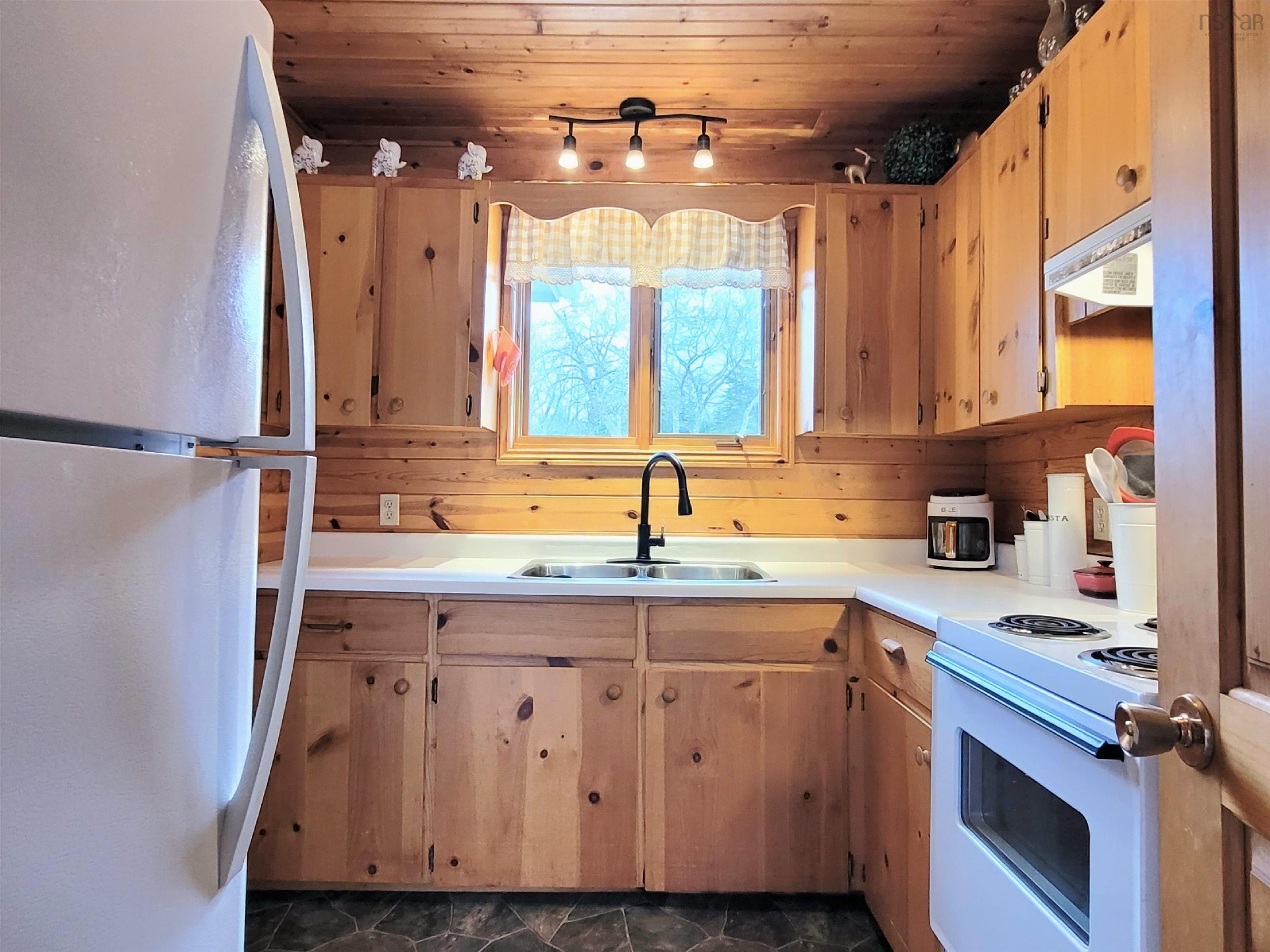 $320,000.00: 57 Somerset Drive, East Sable River