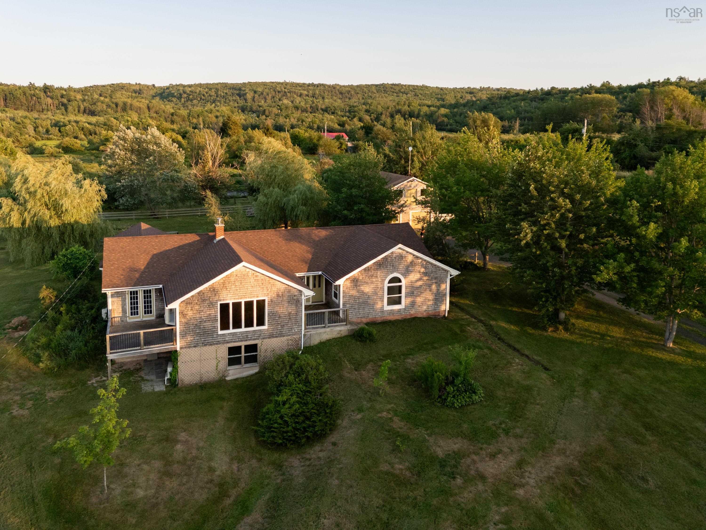 $445,000.00: 2632 Highway 201, Tupperville