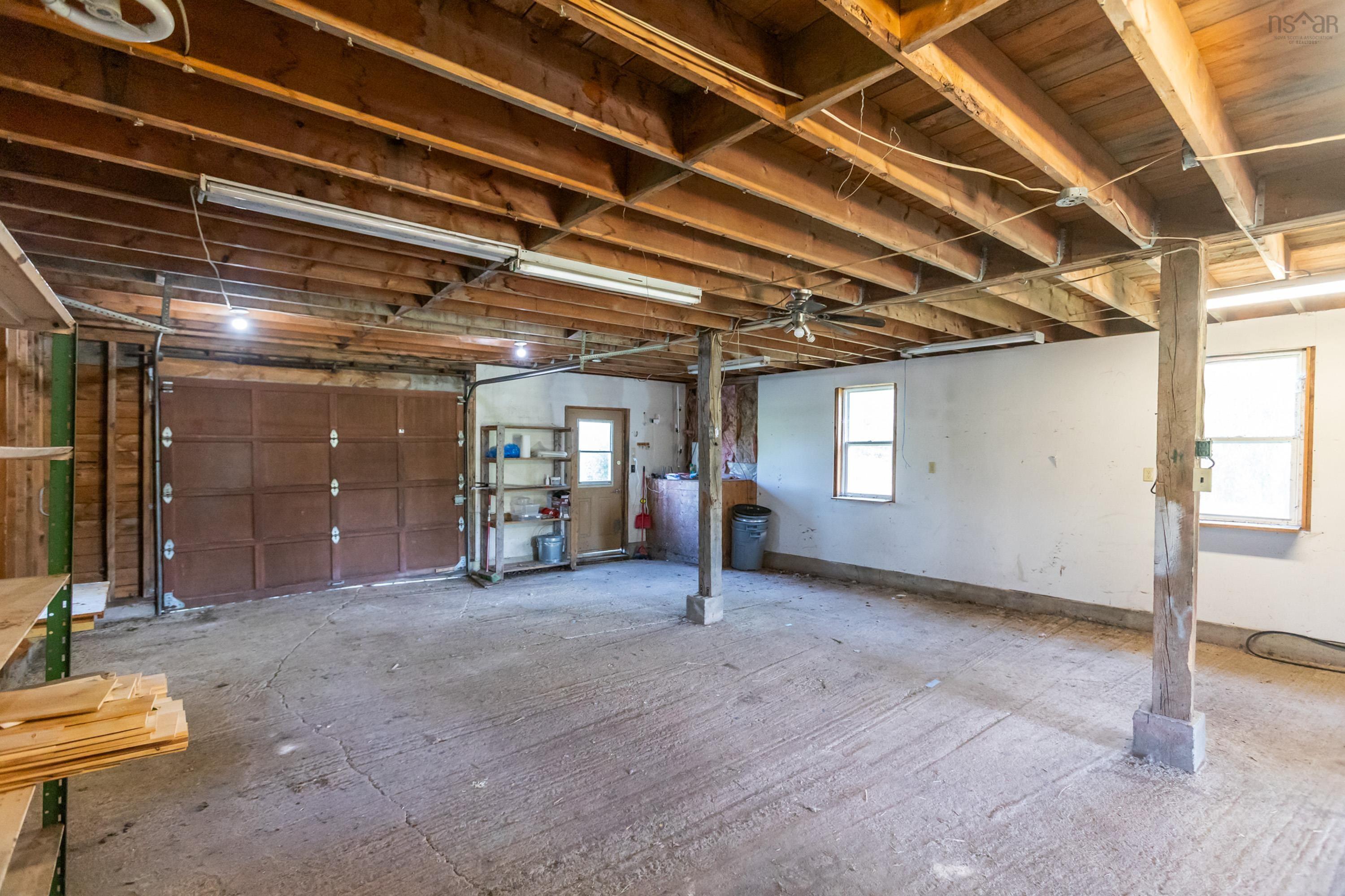 $445,000.00: 2632 Highway 201, Tupperville