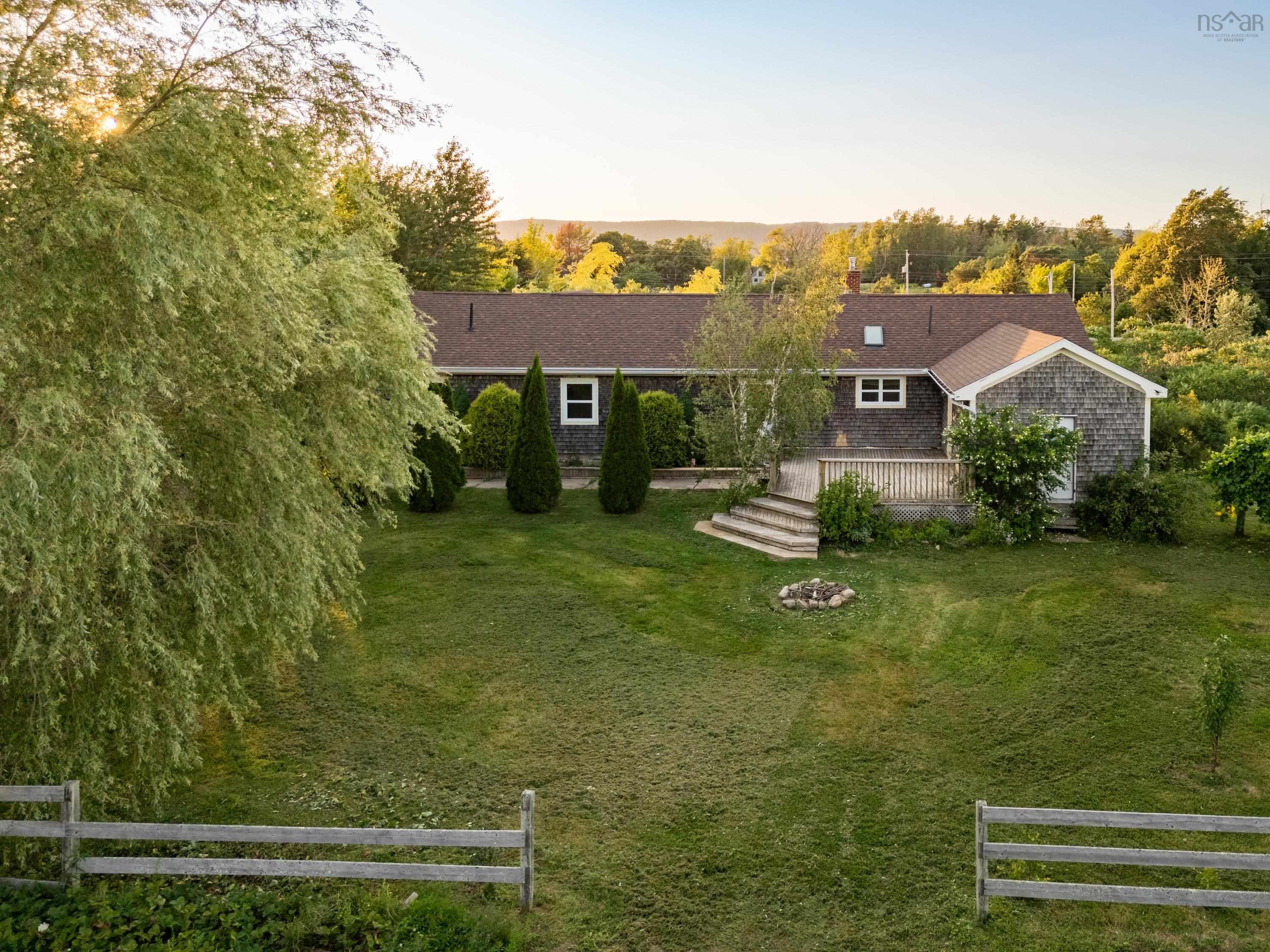 $445,000.00: 2632 Highway 201, Tupperville