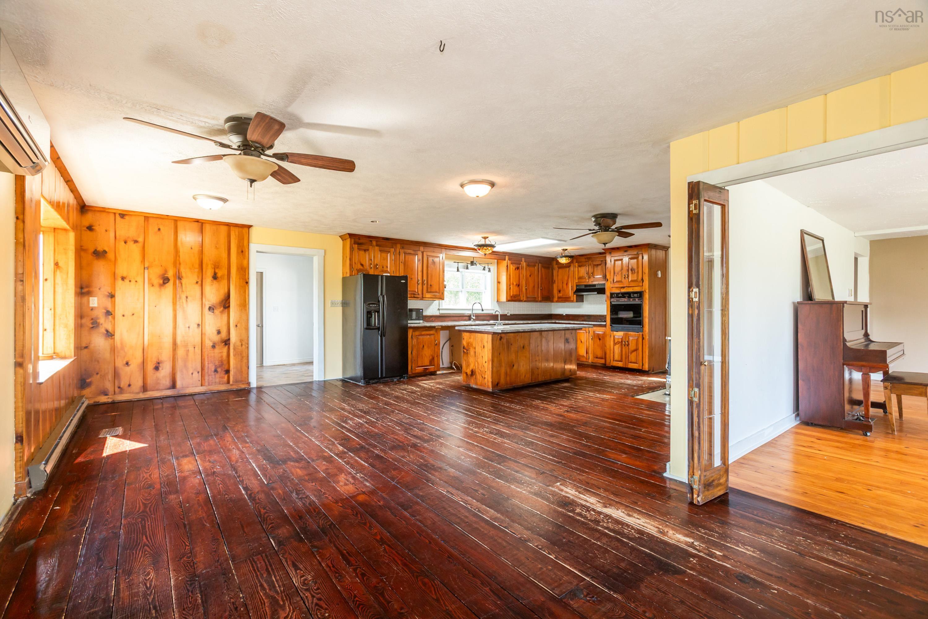 $445,000.00: 2632 Highway 201, Tupperville