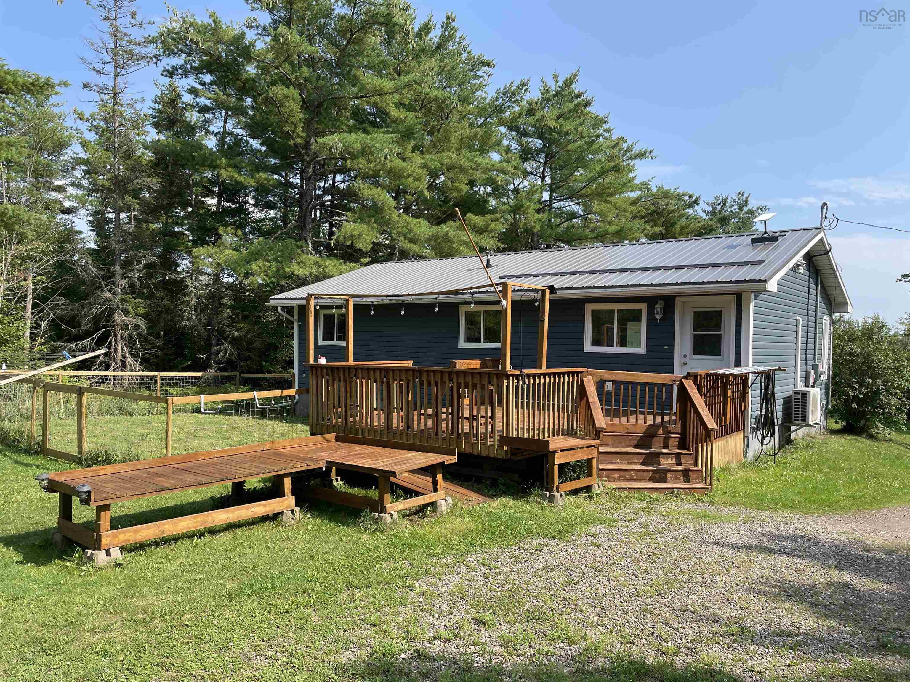 $395,000.00: 1231 289 Highway, Brookfield