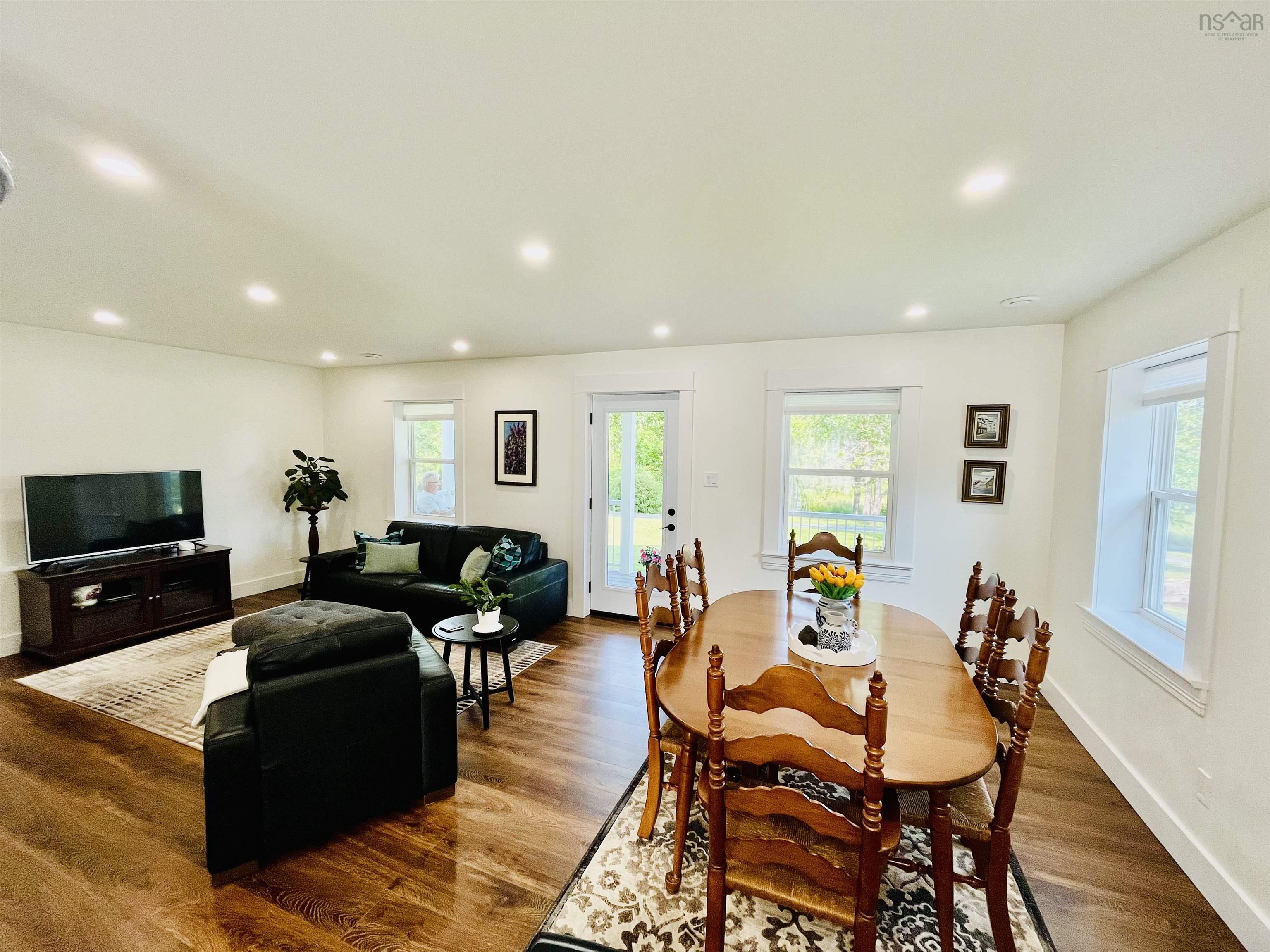 $449,500.00: 221 Harris Road, Haliburton