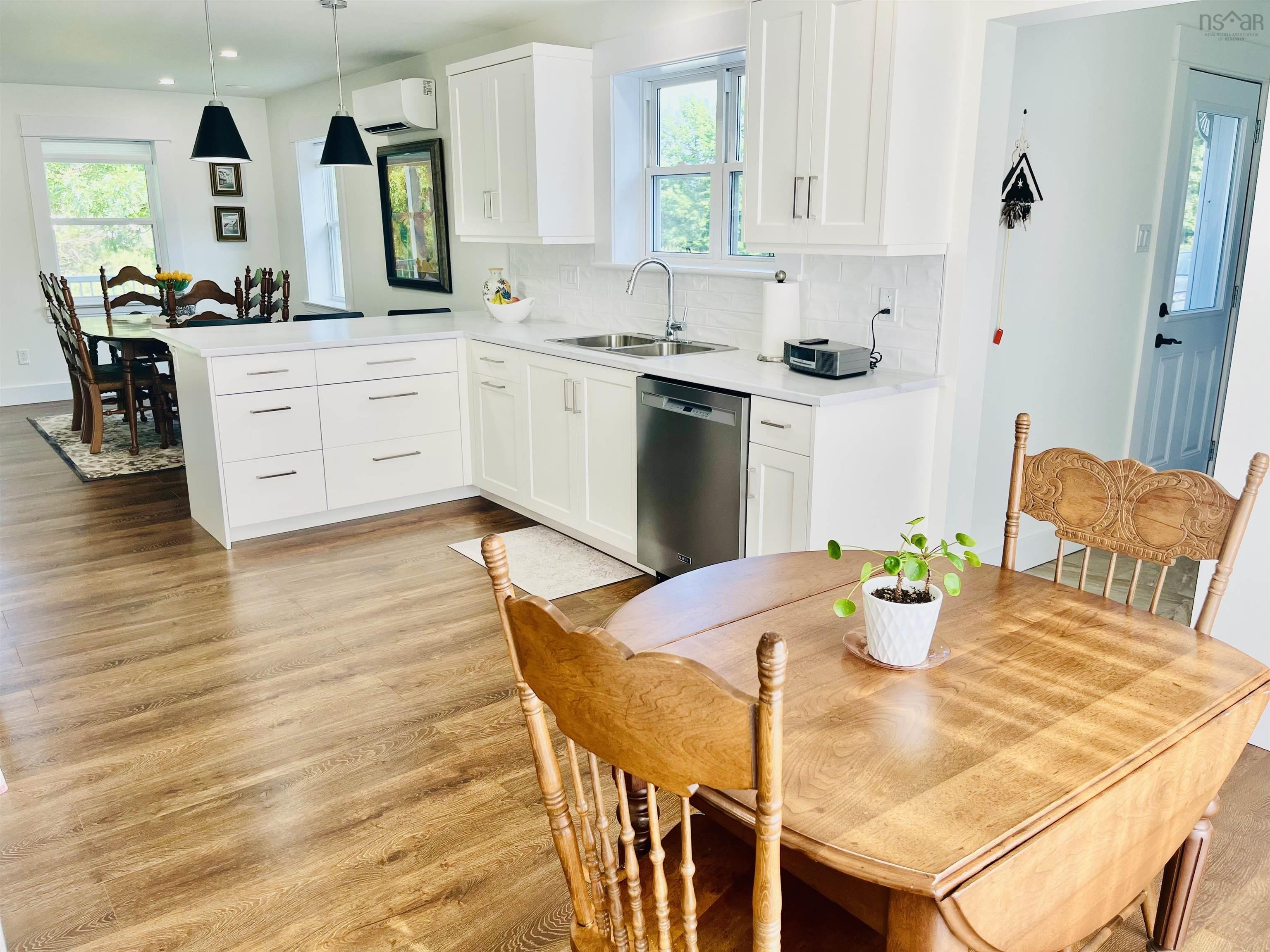 $449,500.00: 221 Harris Road, Haliburton
