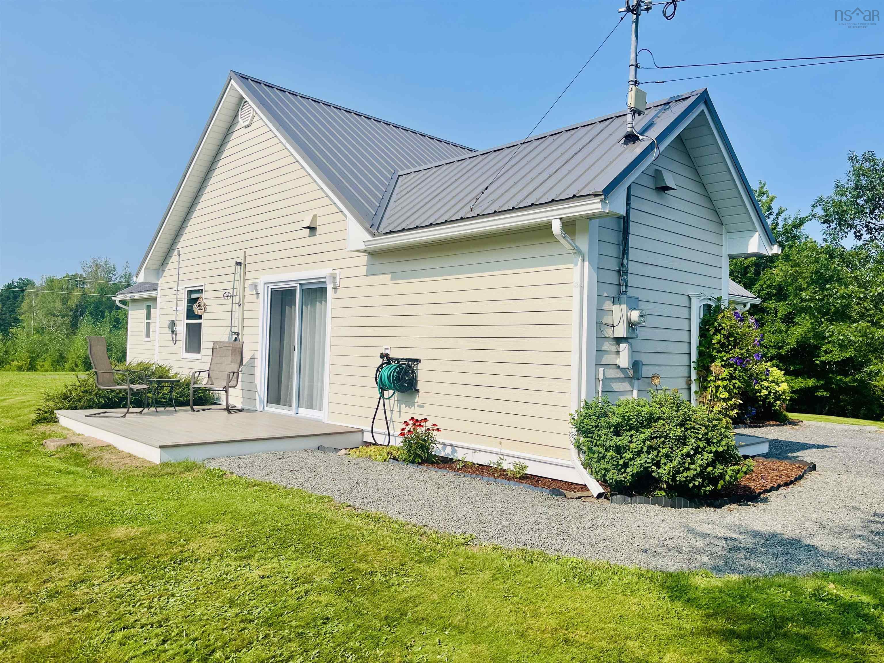$449,500.00: 221 Harris Road, Haliburton