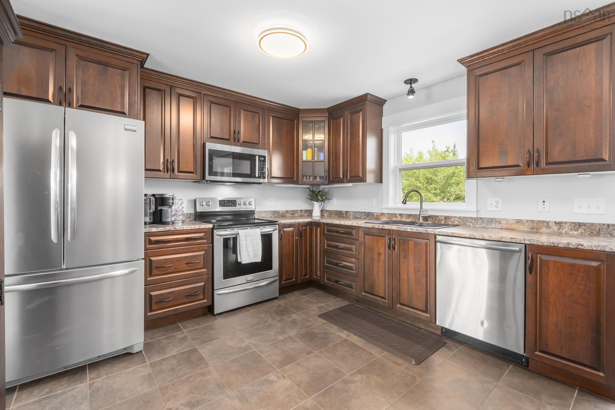 $799,900.00: 3350 Old Guysborough Road, Devon