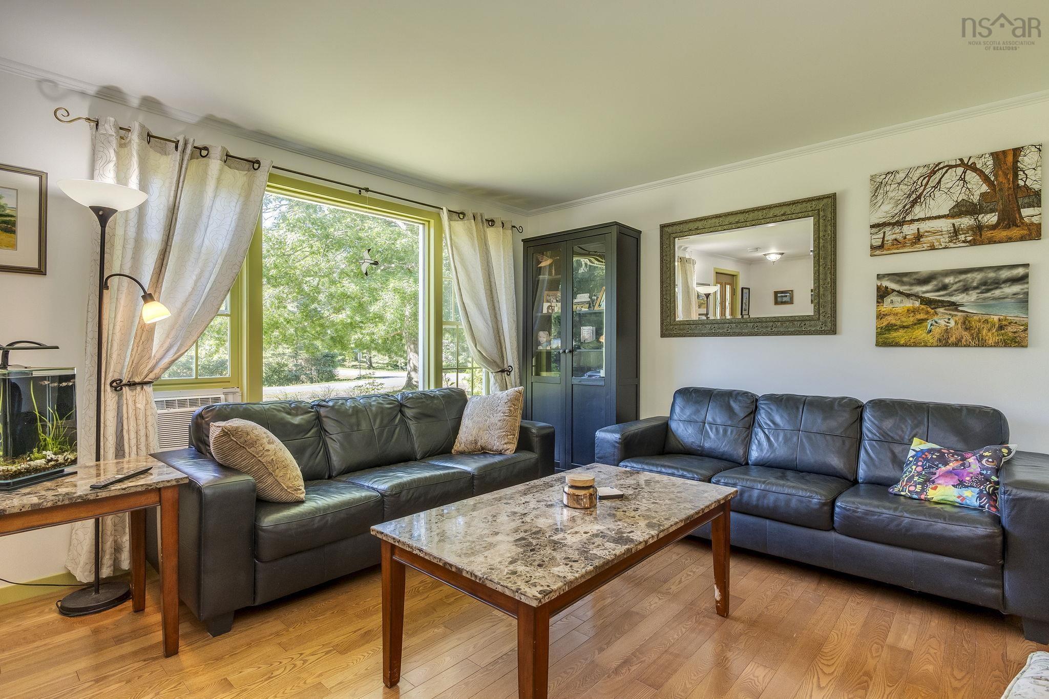 $465,000.00: 319 Birchcrest Drive, Cambridge