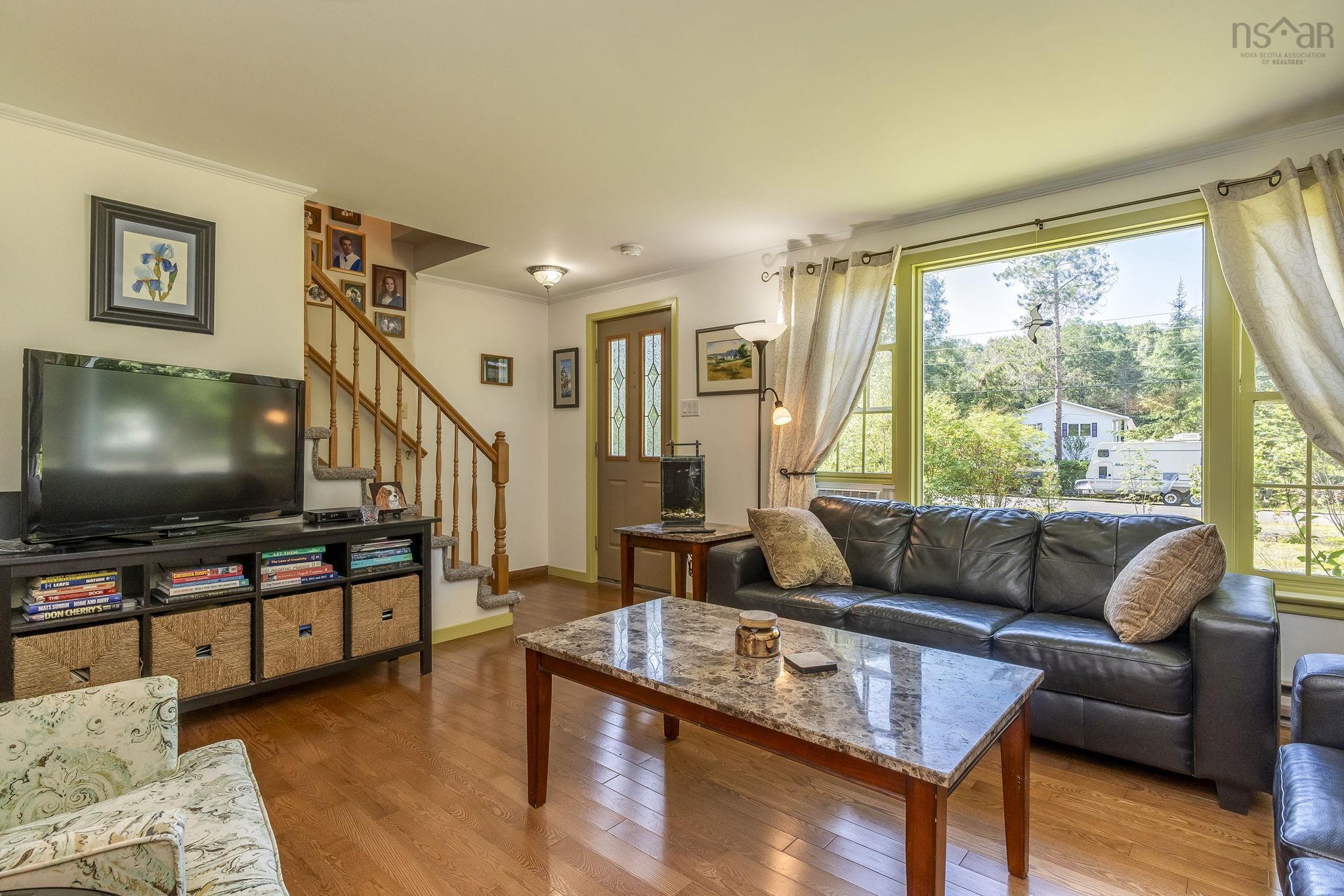 $465,000.00: 319 Birchcrest Drive, Cambridge