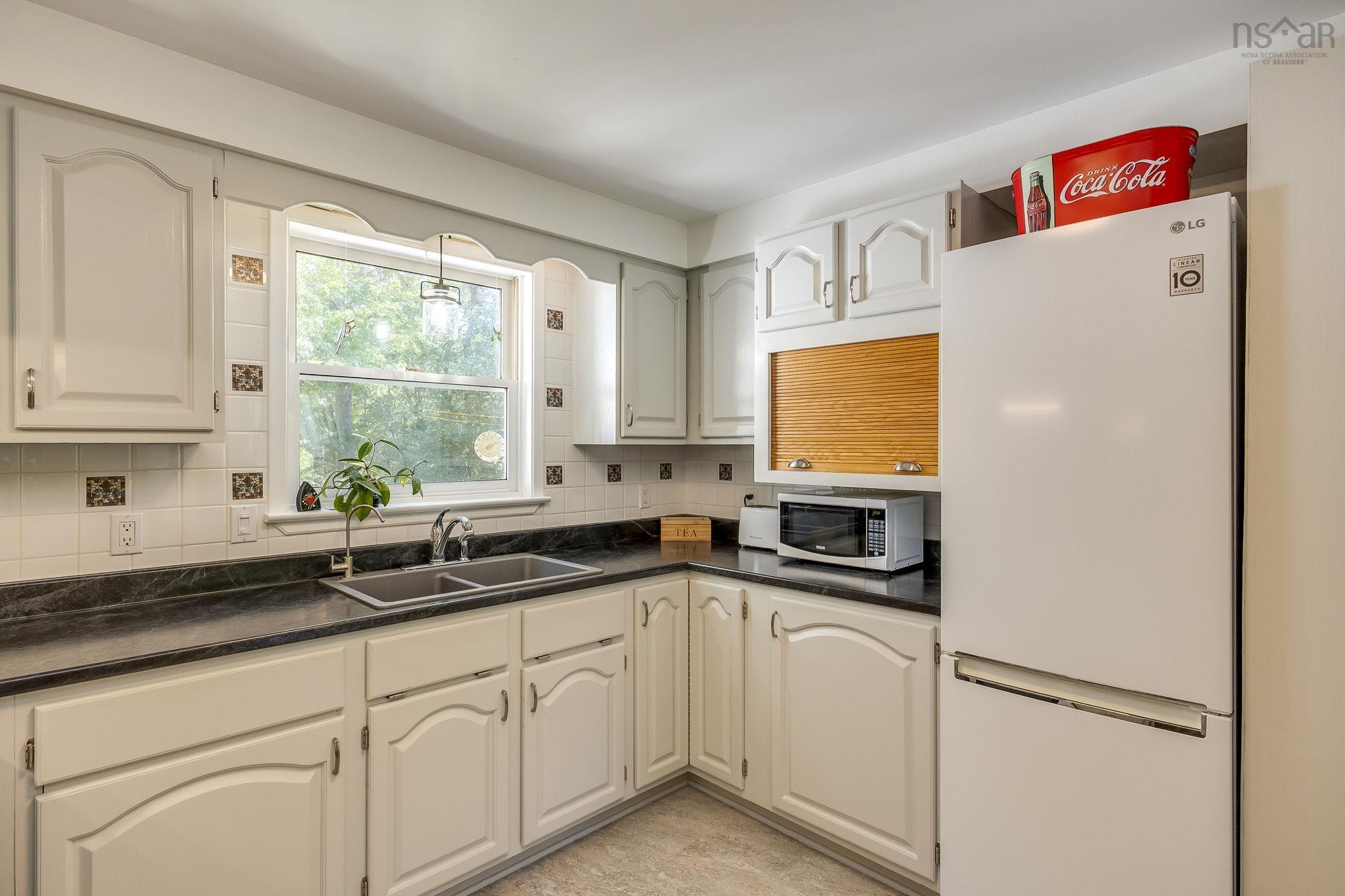 $465,000.00: 319 Birchcrest Drive, Cambridge