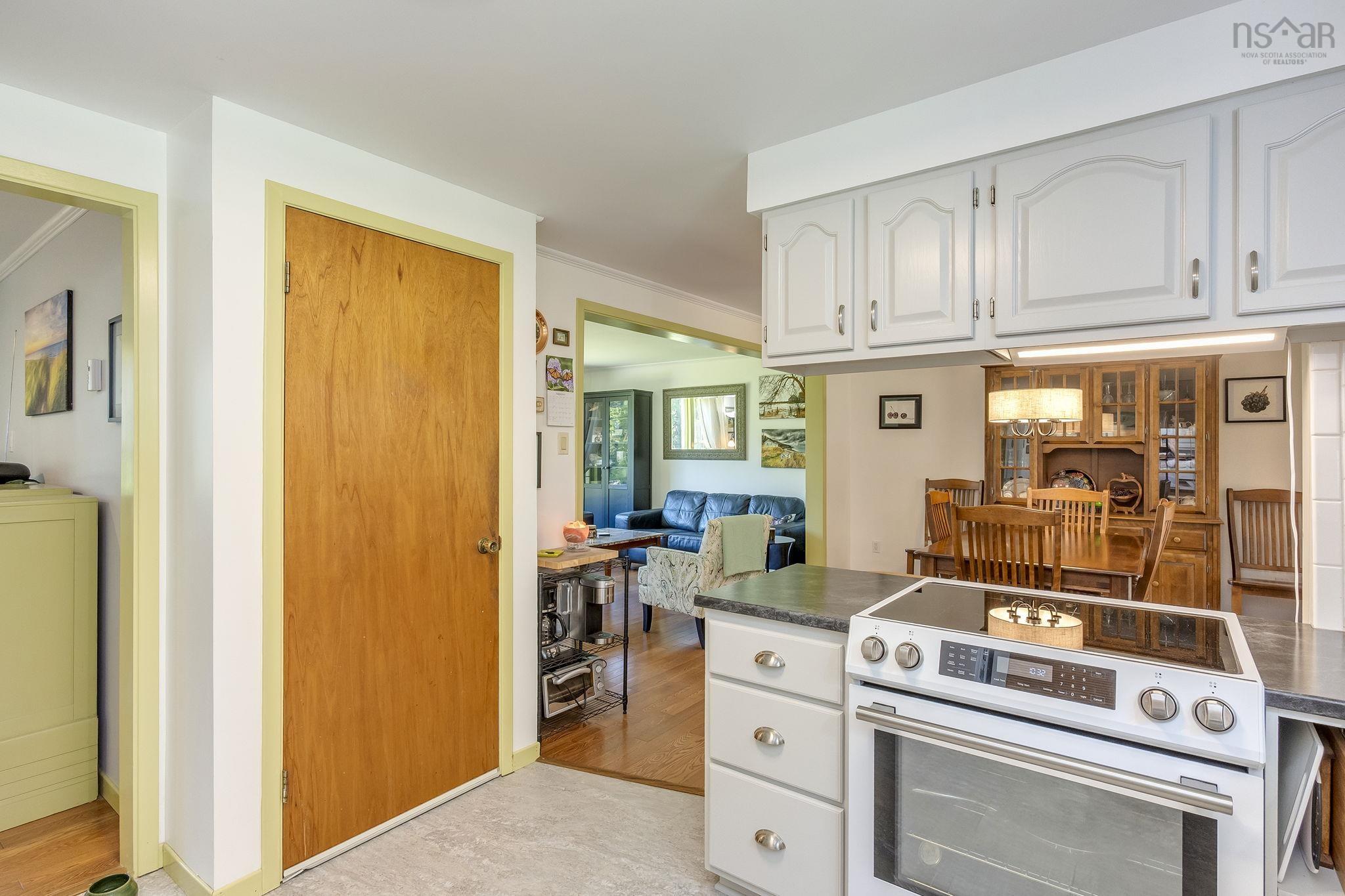 $465,000.00: 319 Birchcrest Drive, Cambridge