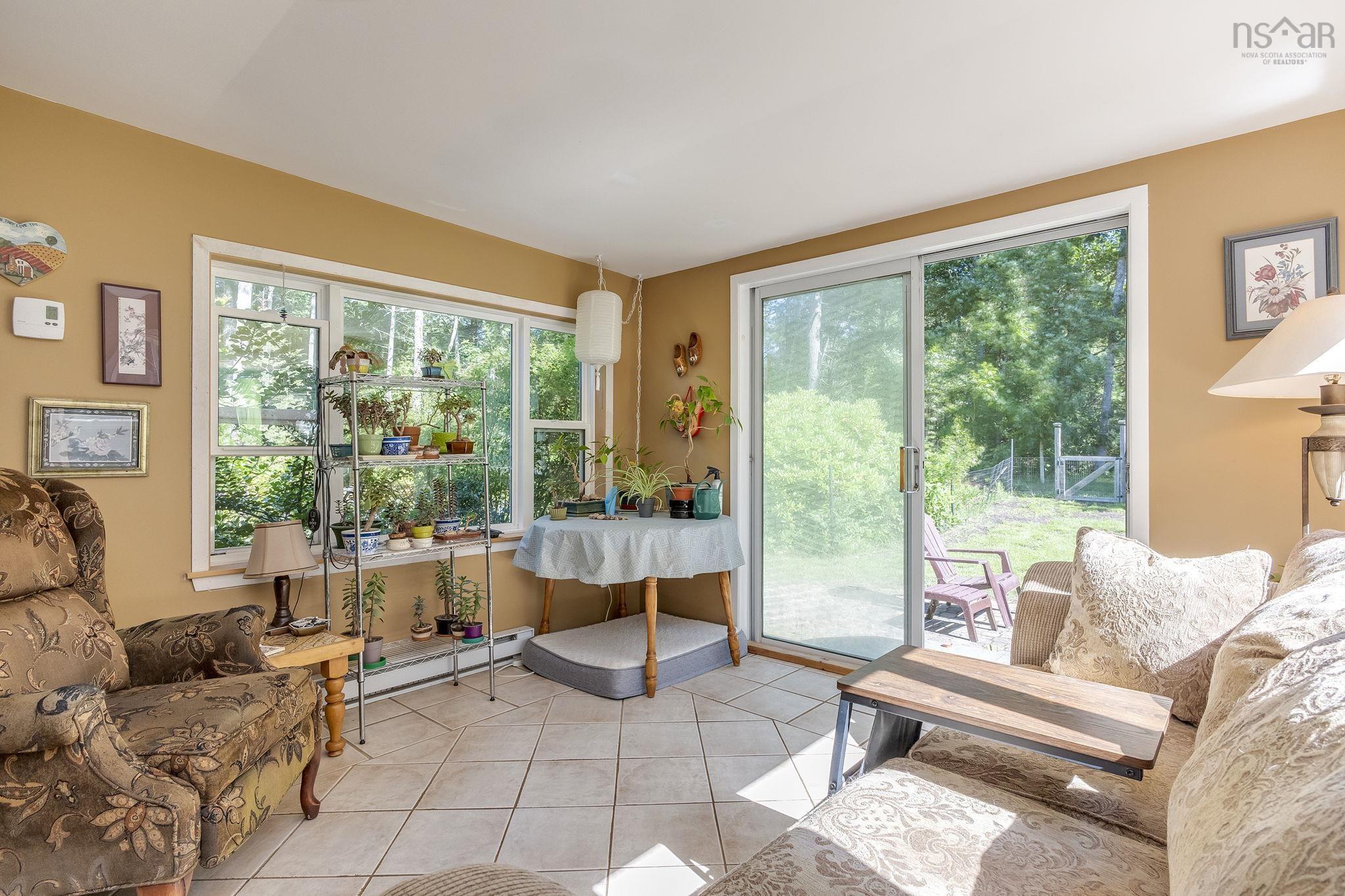 $465,000.00: 319 Birchcrest Drive, Cambridge
