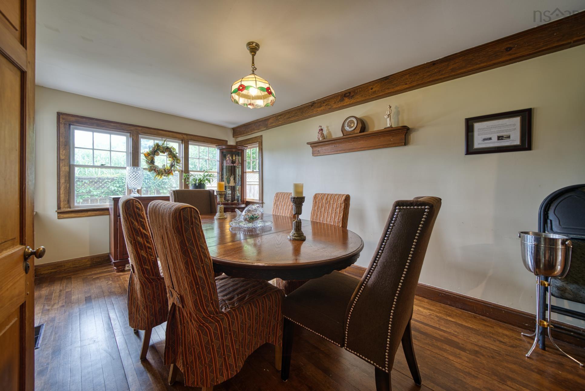 $950,000.00: 261 Edgewater Street, Mahone Bay