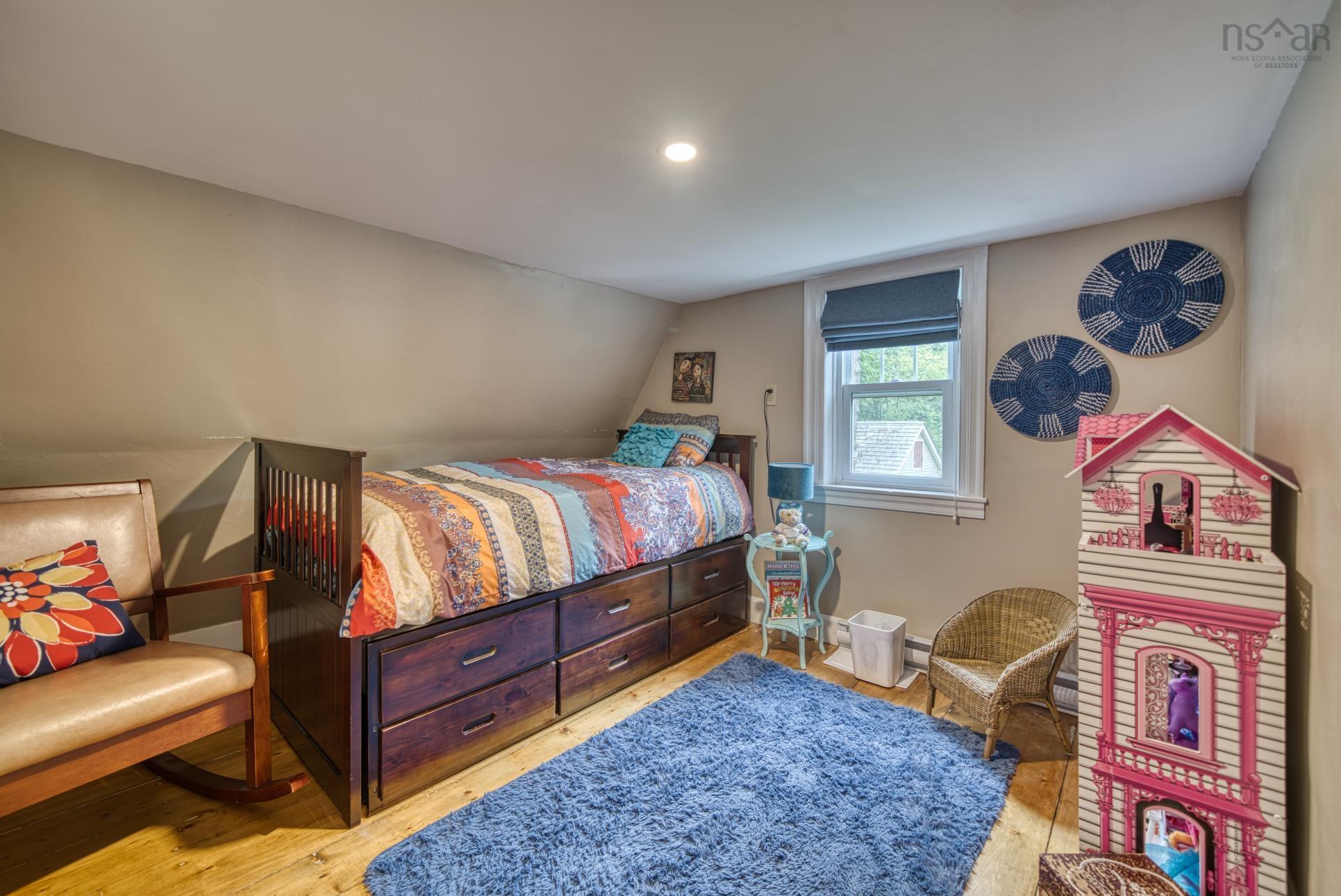 $950,000.00: 261 Edgewater Street, Mahone Bay