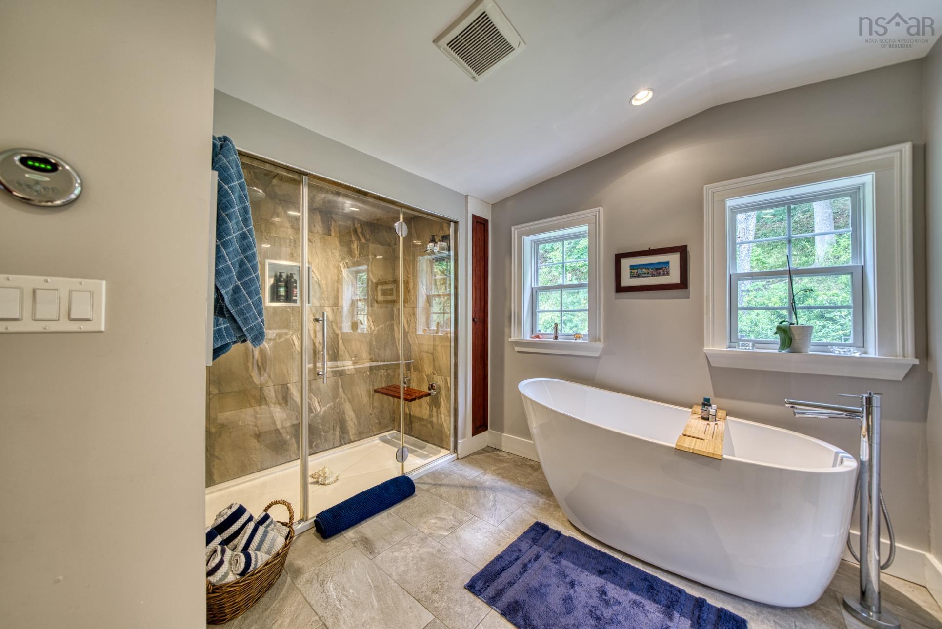 $950,000.00: 261 Edgewater Street, Mahone Bay