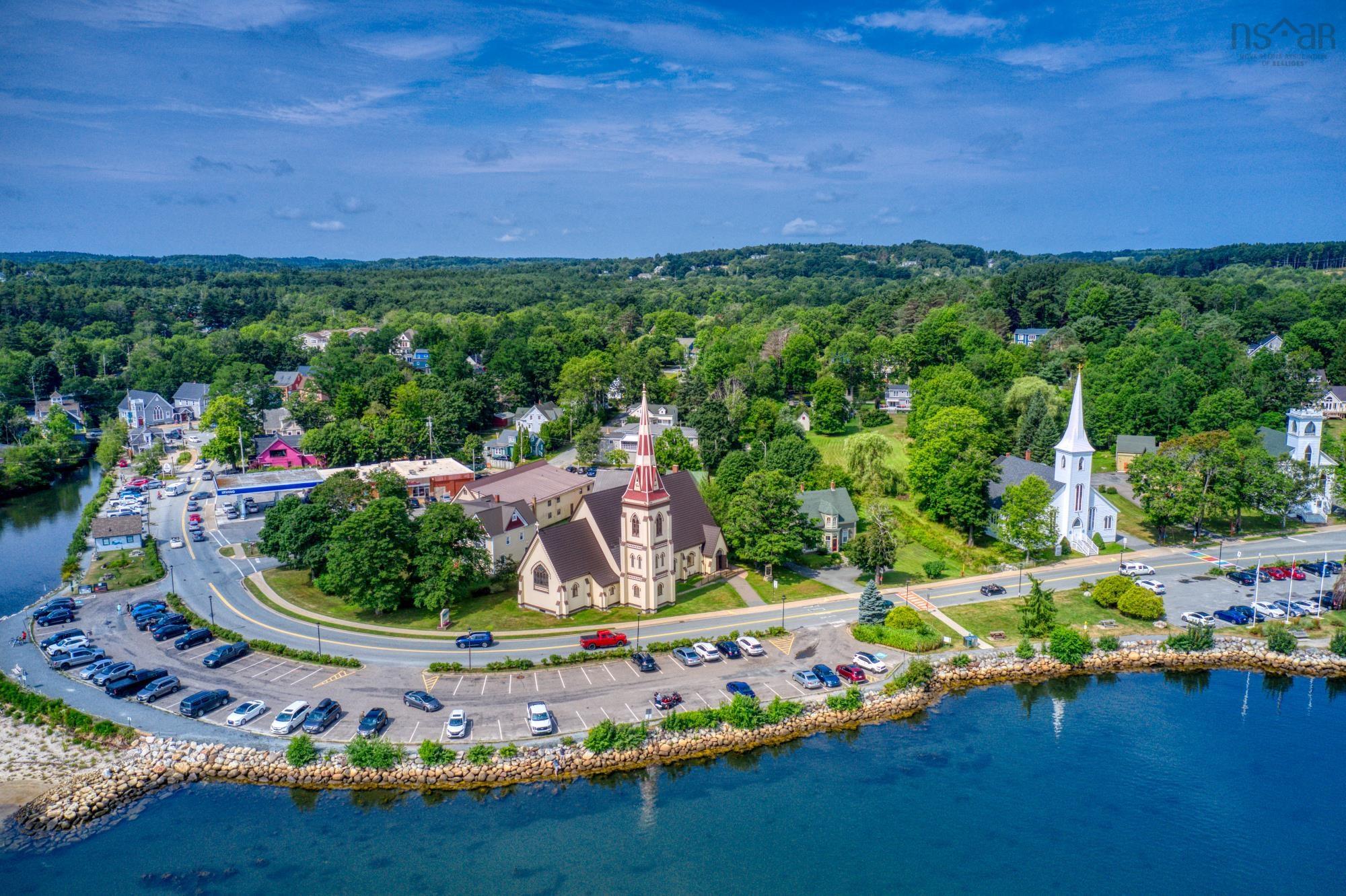 $950,000.00: 261 Edgewater Street, Mahone Bay
