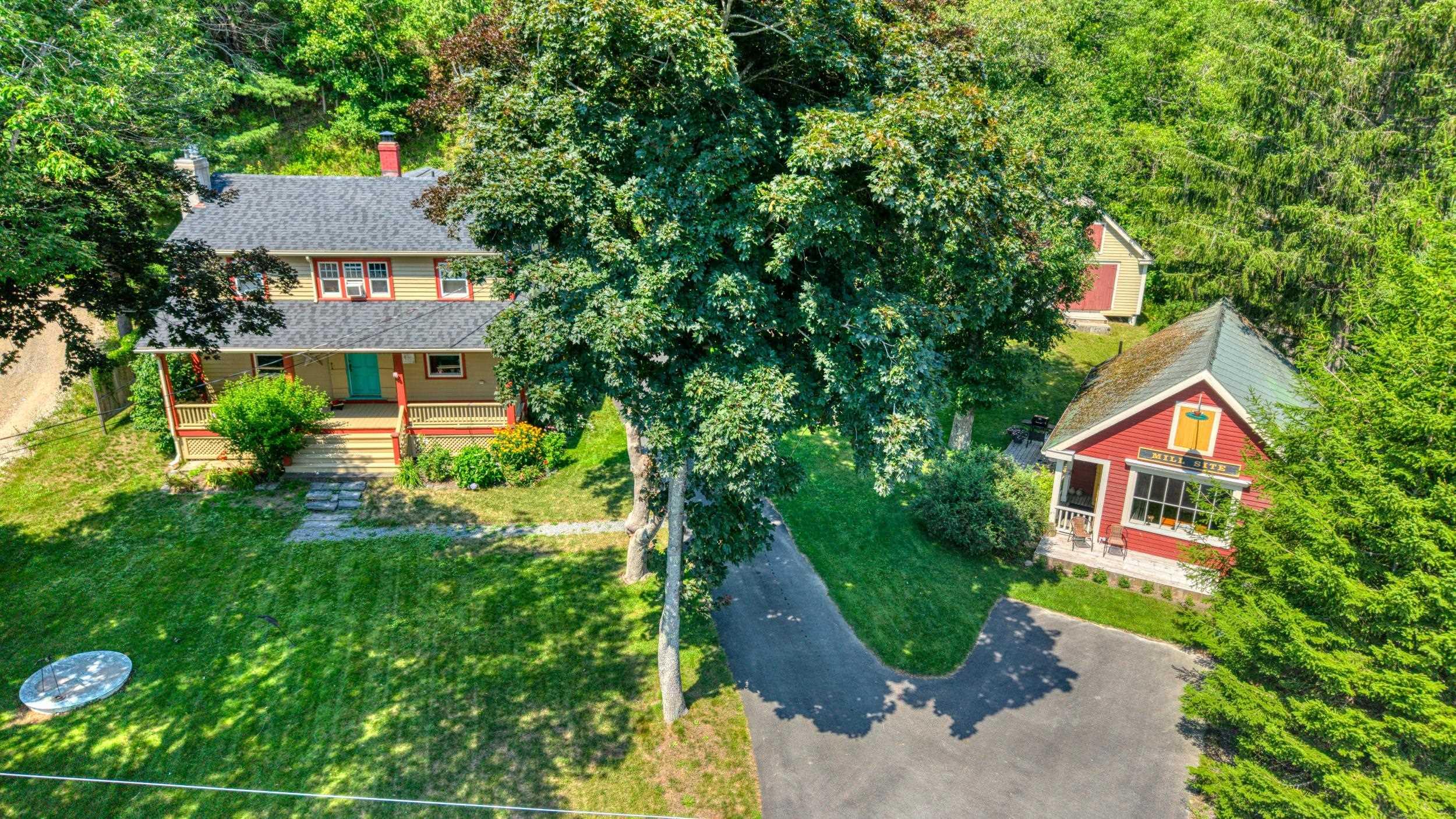 $950,000.00: 261 Edgewater Street, Mahone Bay