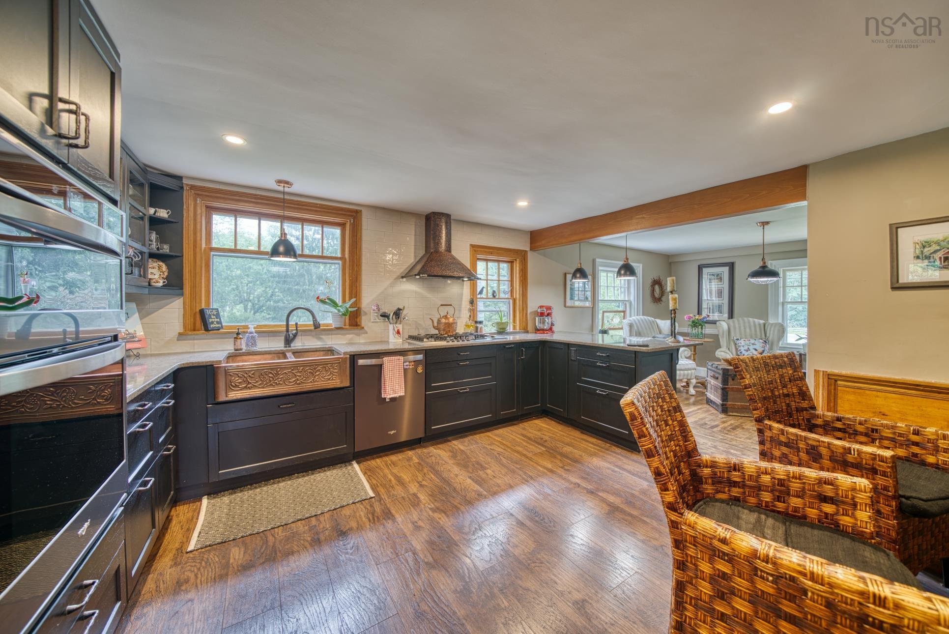 $950,000.00: 261 Edgewater Street, Mahone Bay