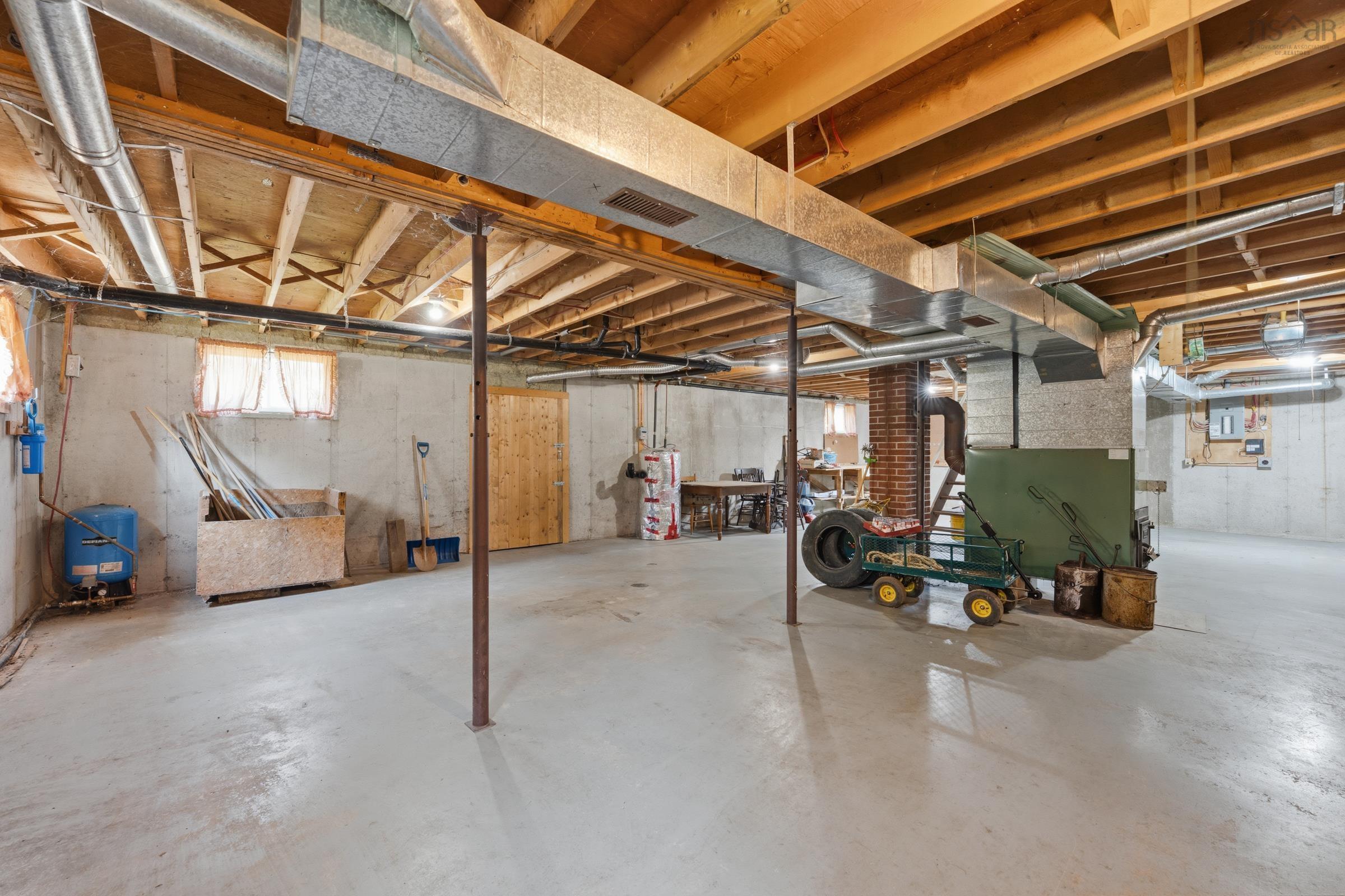 $799,000.00: 9515 Highway 8, Lequille