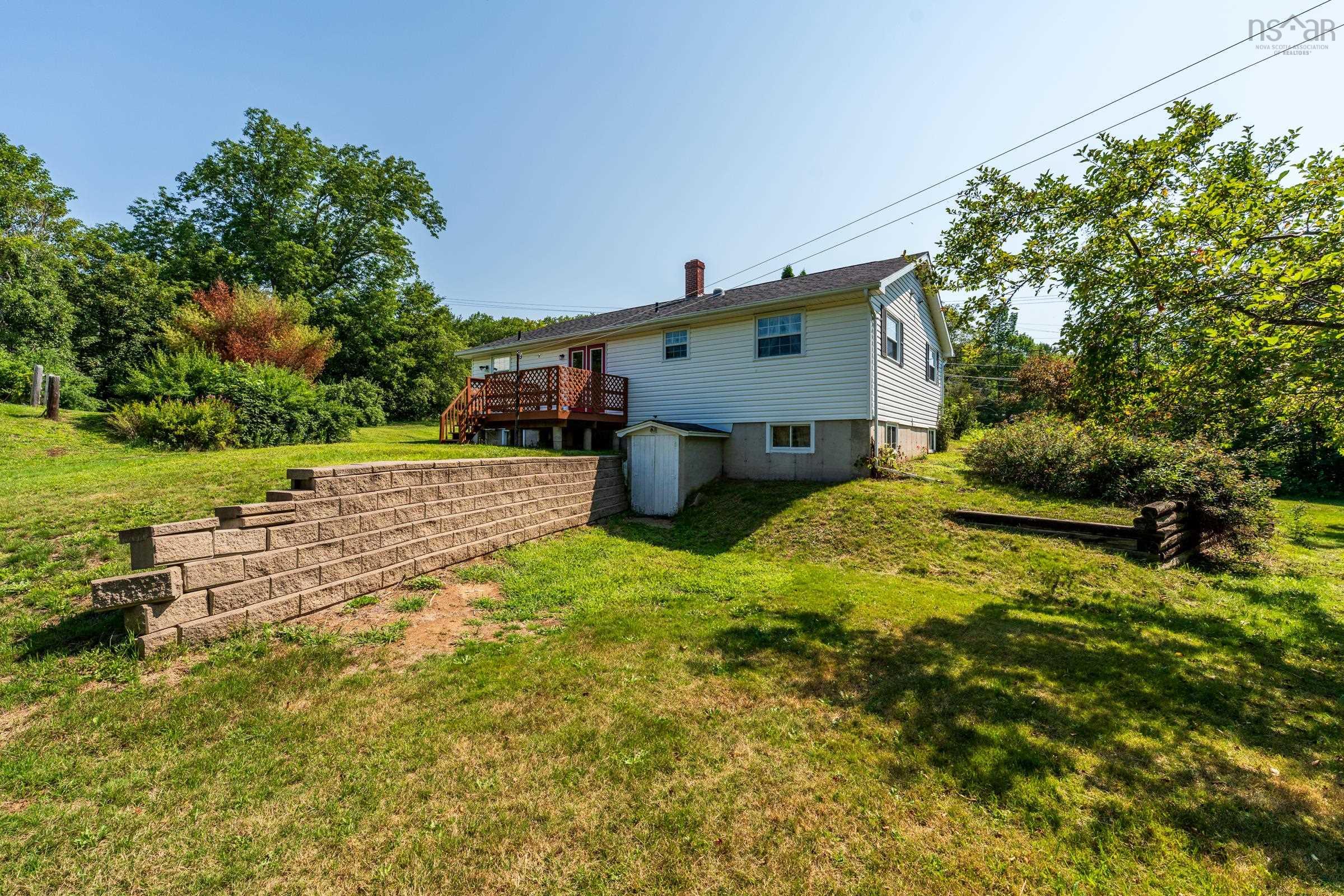 $799,000.00: 9515 Highway 8, Lequille