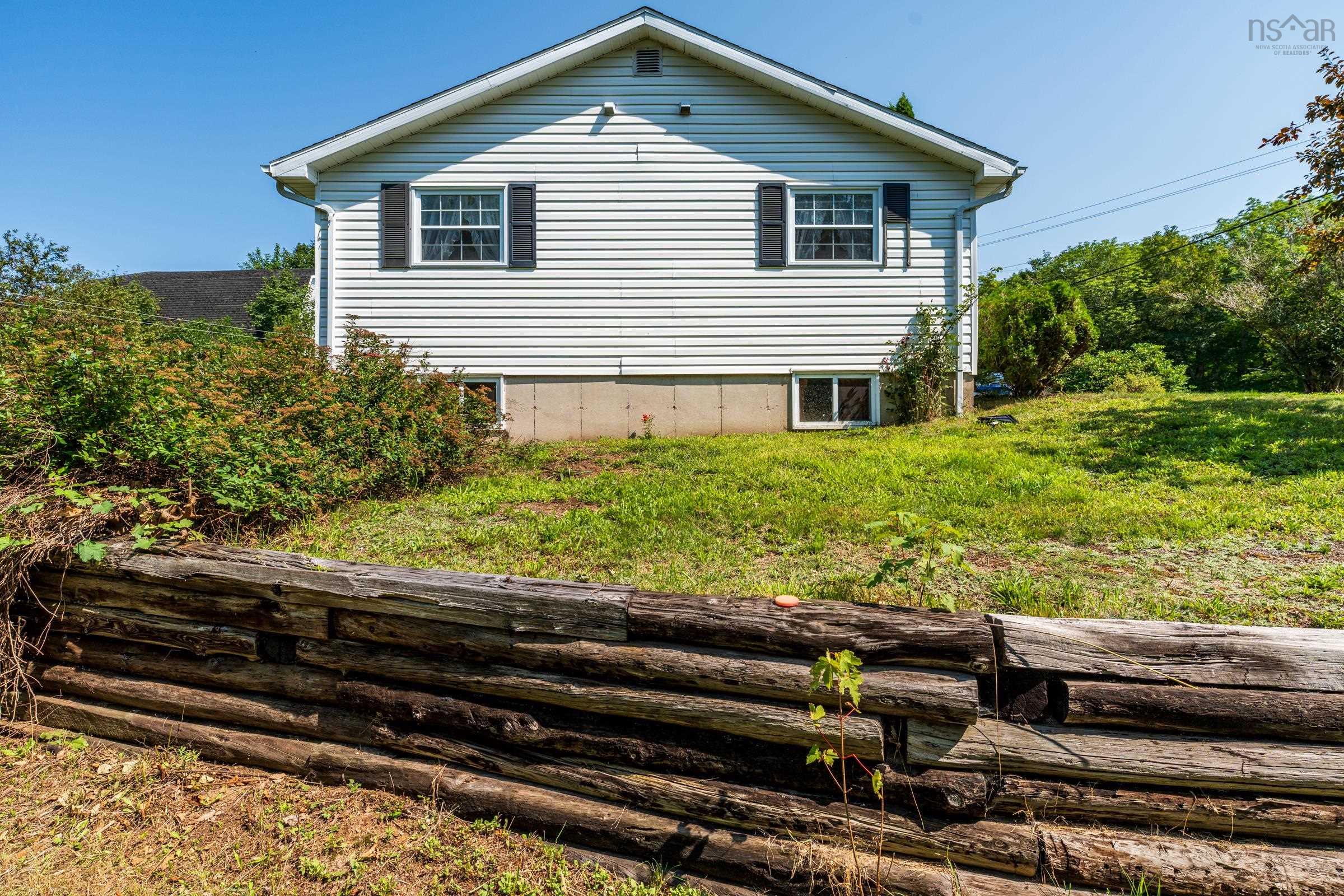 $799,000.00: 9515 Highway 8, Lequille