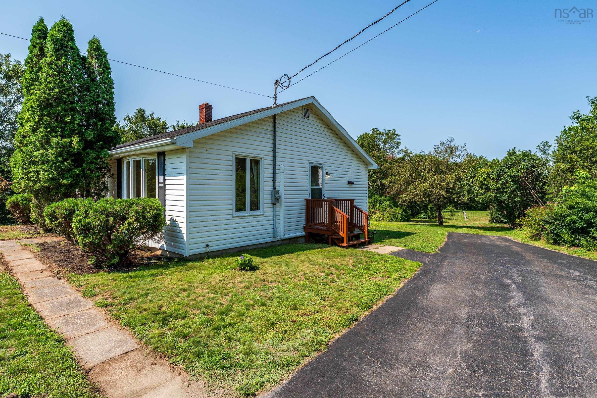 $799,000.00: 9515 Highway 8, Lequille