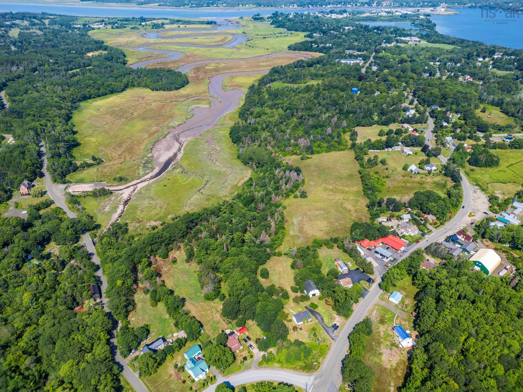 $799,000.00: 9515 Highway 8, Lequille