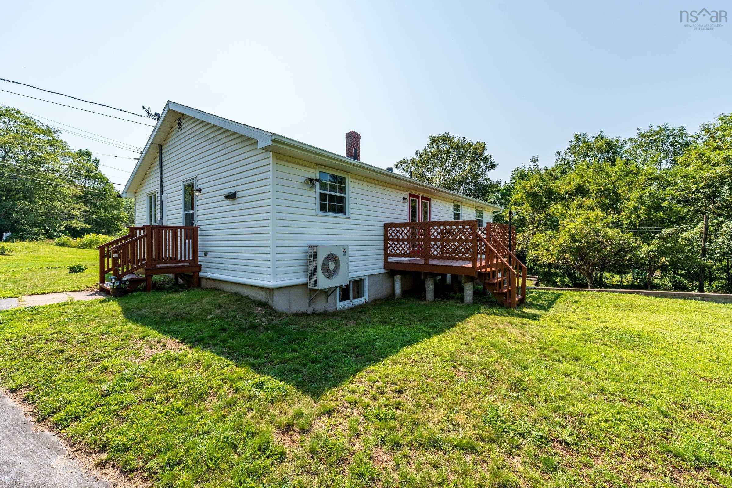 $799,000.00: 9515 Highway 8, Lequille