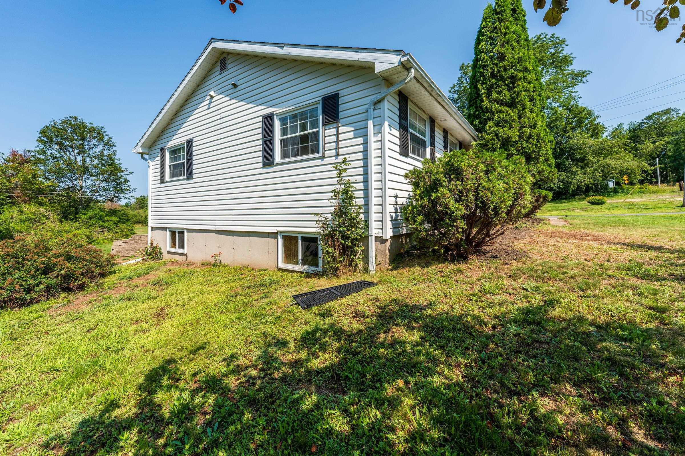 $799,000.00: 9515 Highway 8, Lequille
