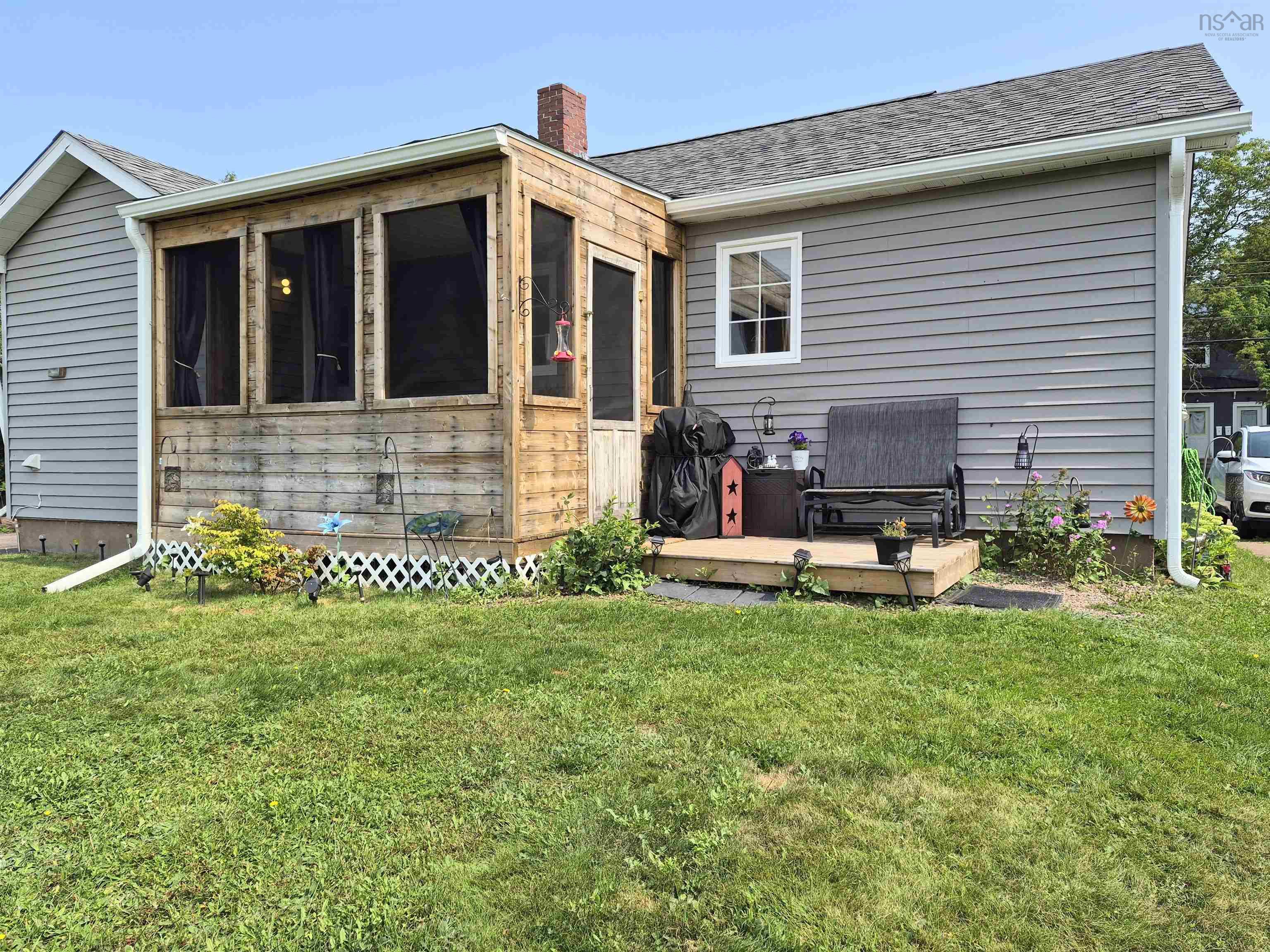$254,900.00: 16 Copp Avenue, Amherst
