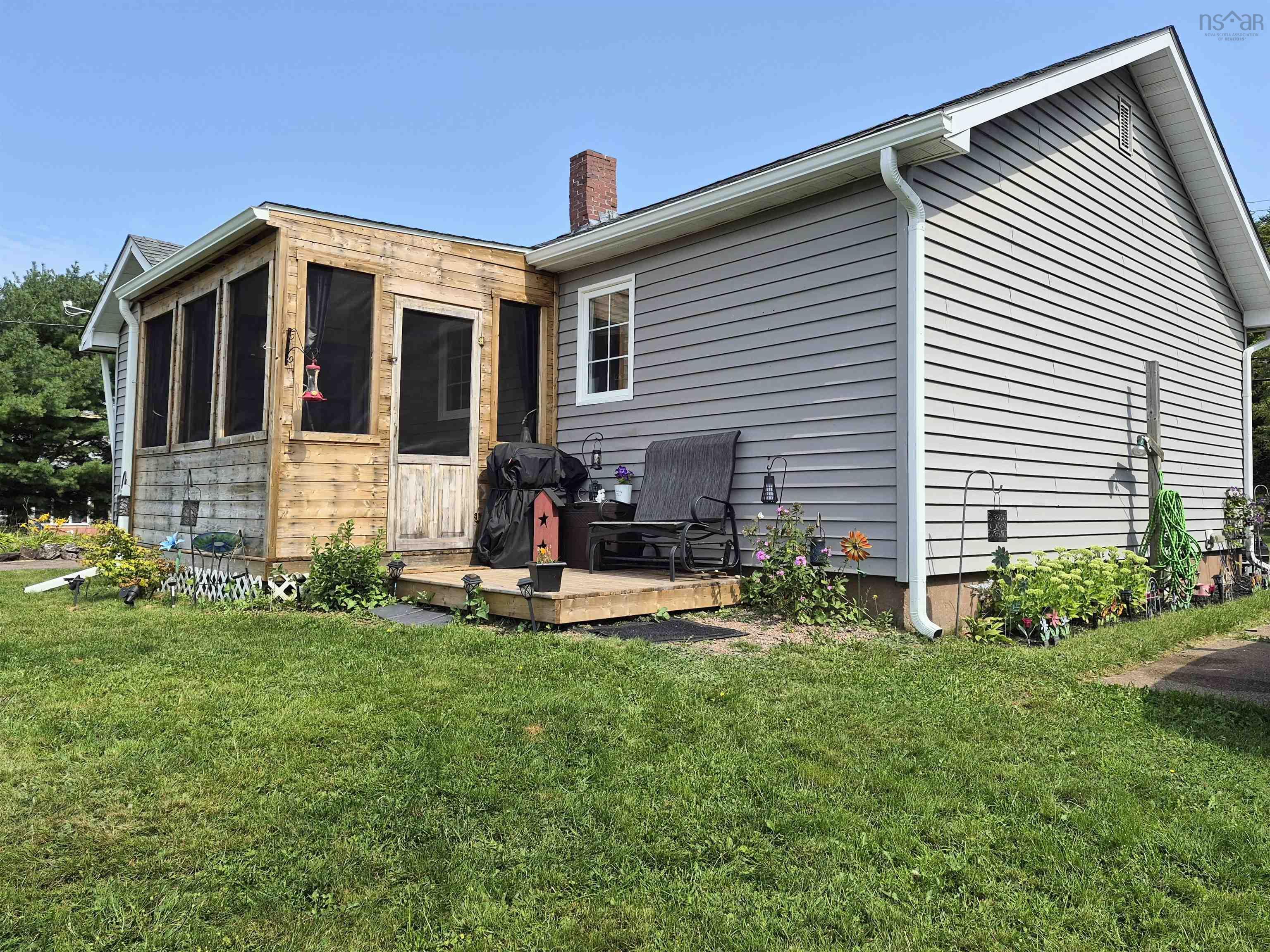 $254,900.00: 16 Copp Avenue, Amherst