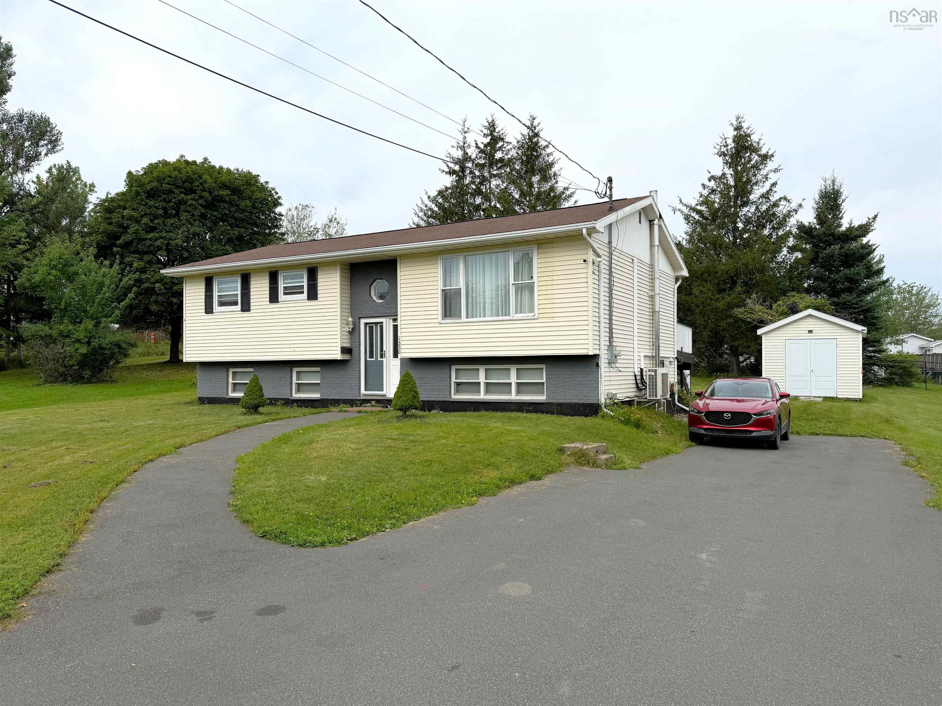 $379,000.00: 1550 North Main Street, Westville