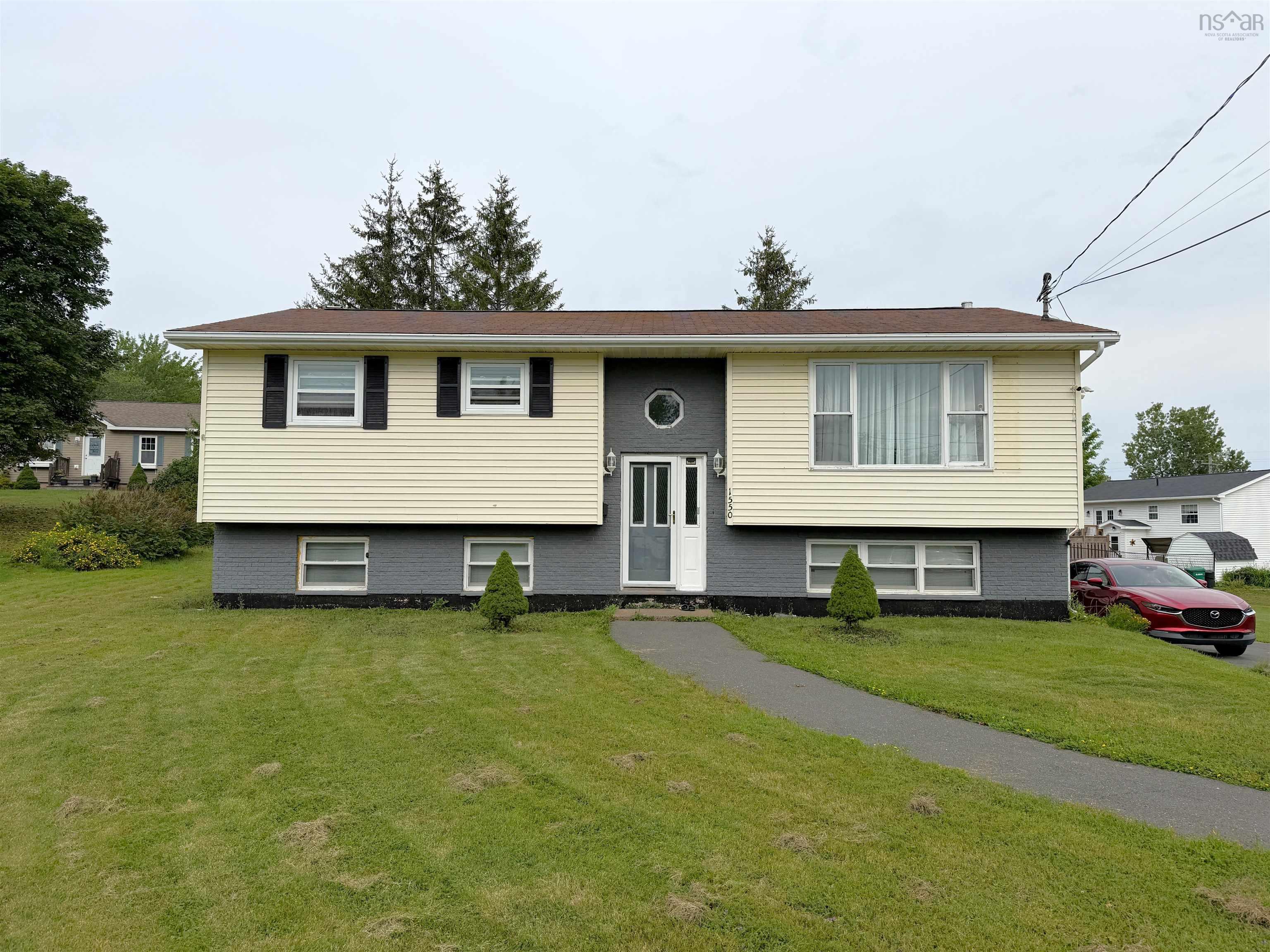 $379,000.00: 1550 North Main Street, Westville