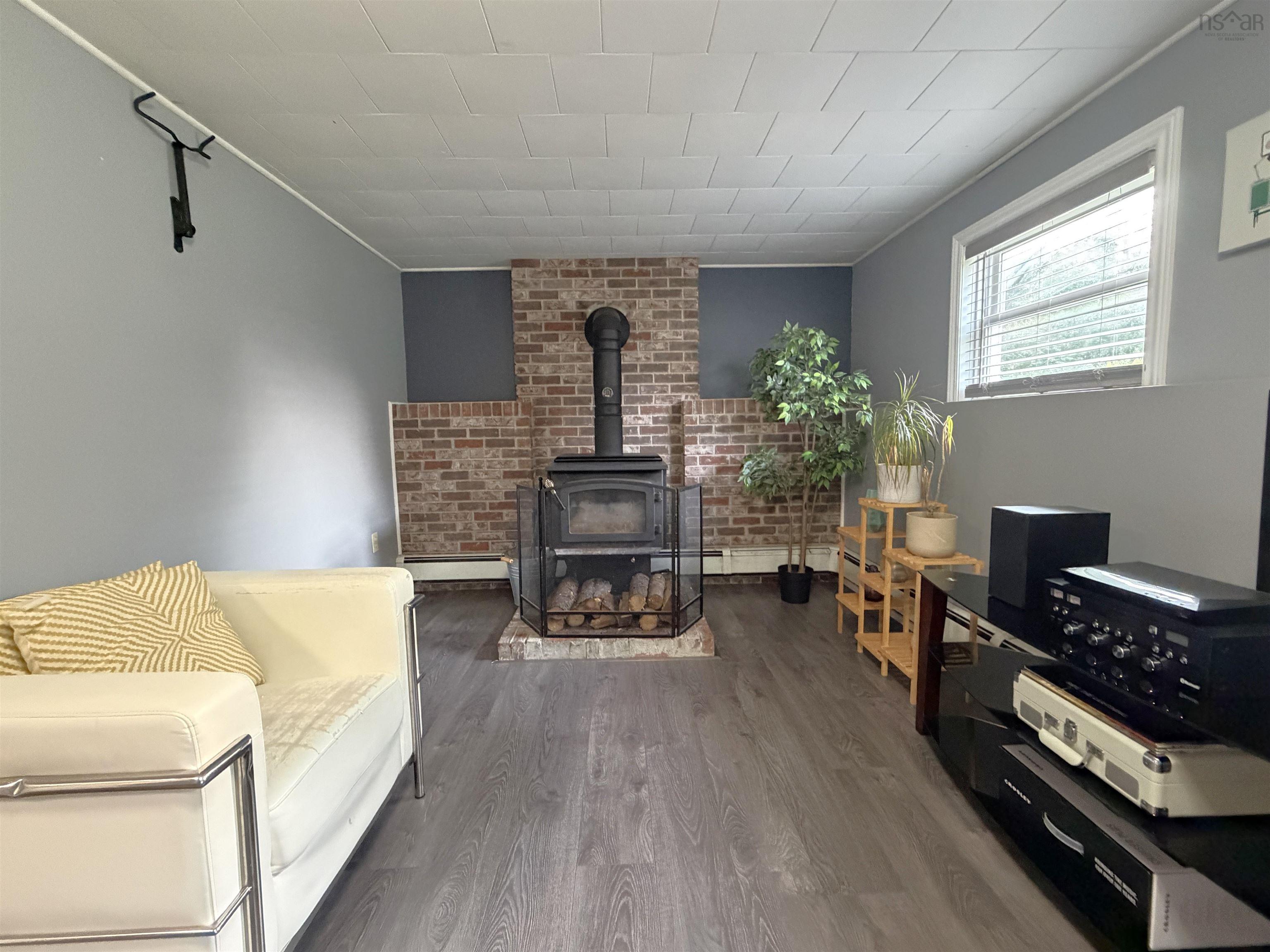 $379,000.00: 1550 North Main Street, Westville
