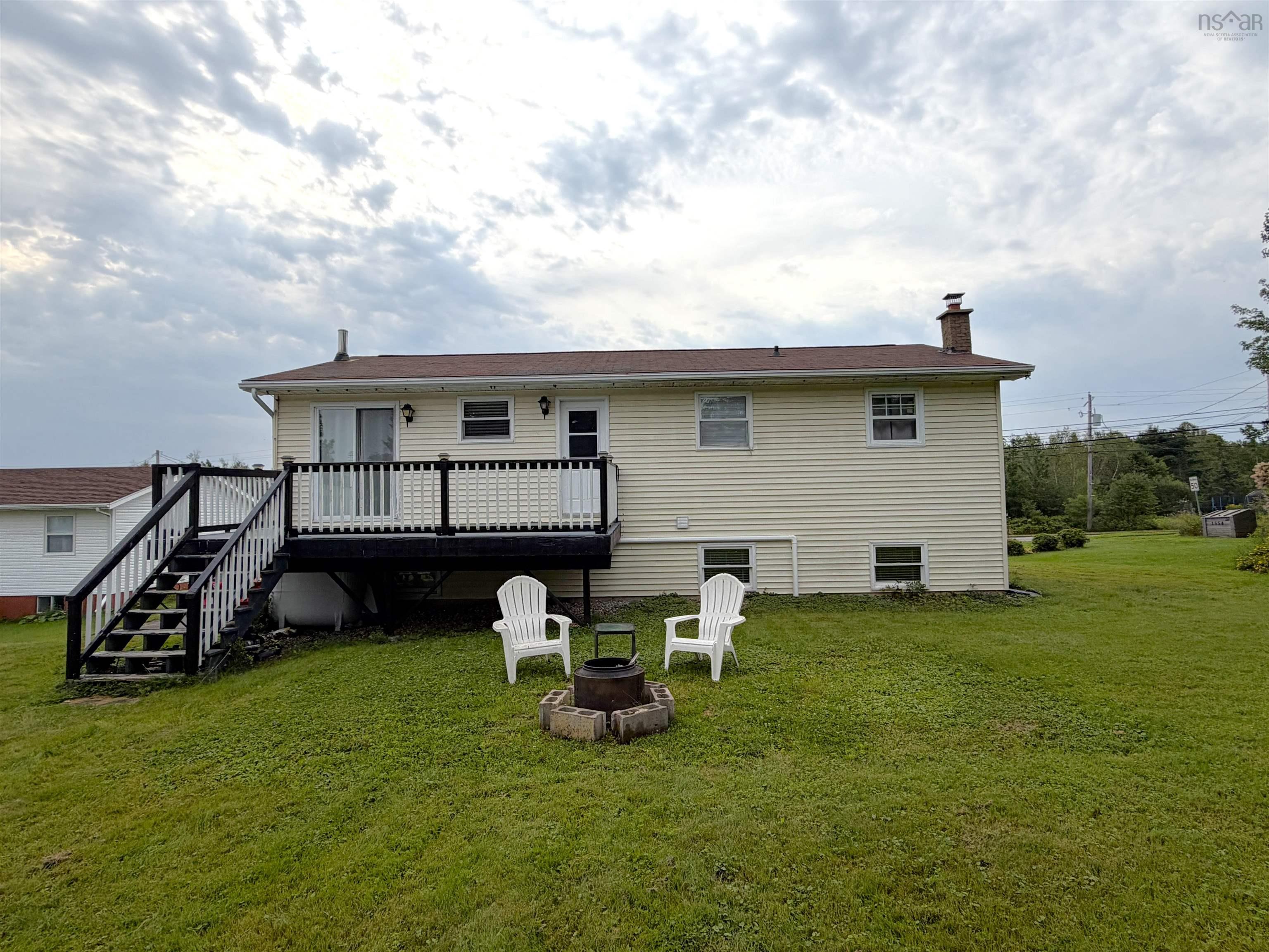 $379,000.00: 1550 North Main Street, Westville