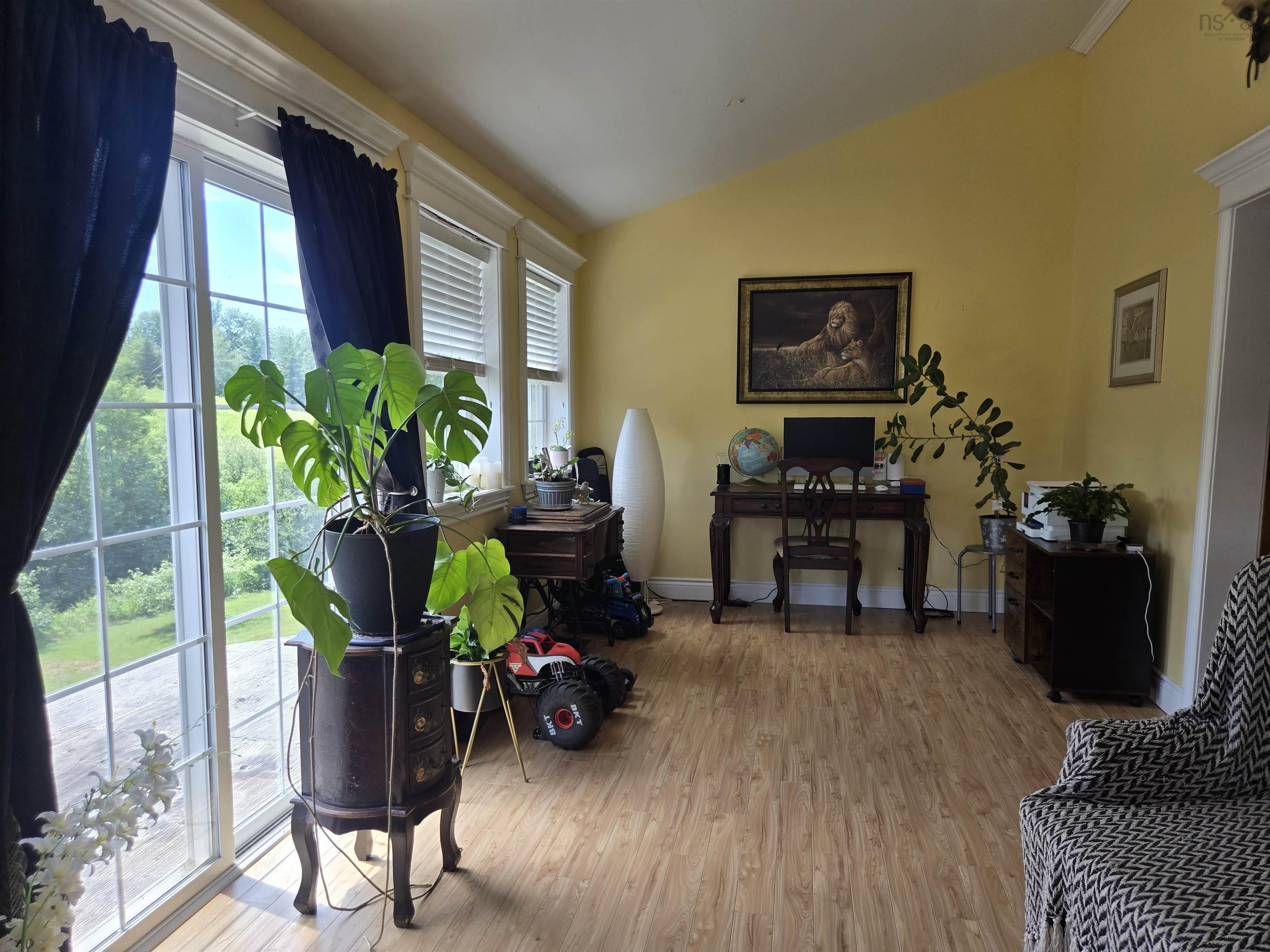 $380,000.00: 680 LOUISVILLE Road, Louisville