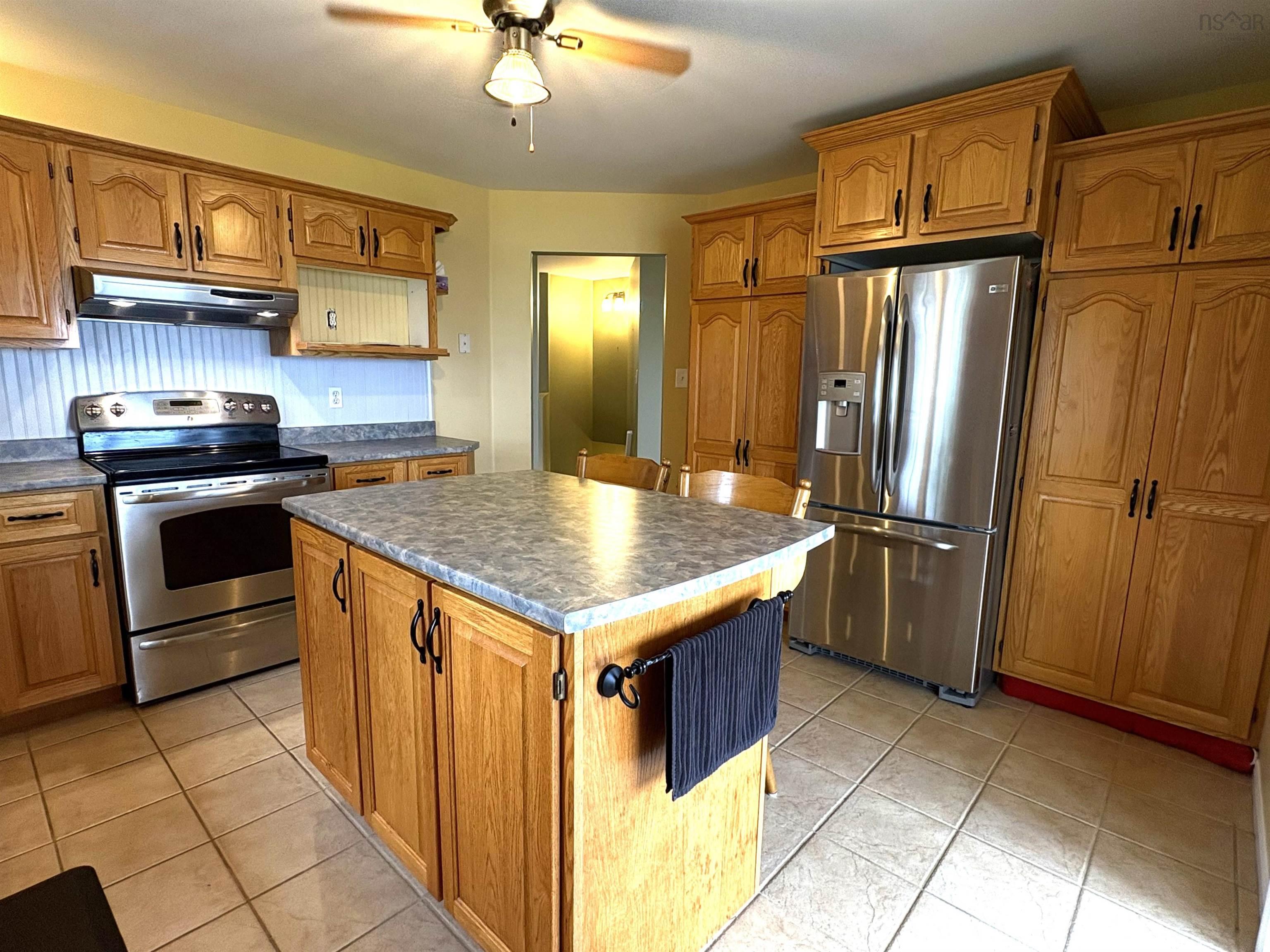$589,000.00: 454 HILLSIDE BOULARDERIE Road, Groves Point