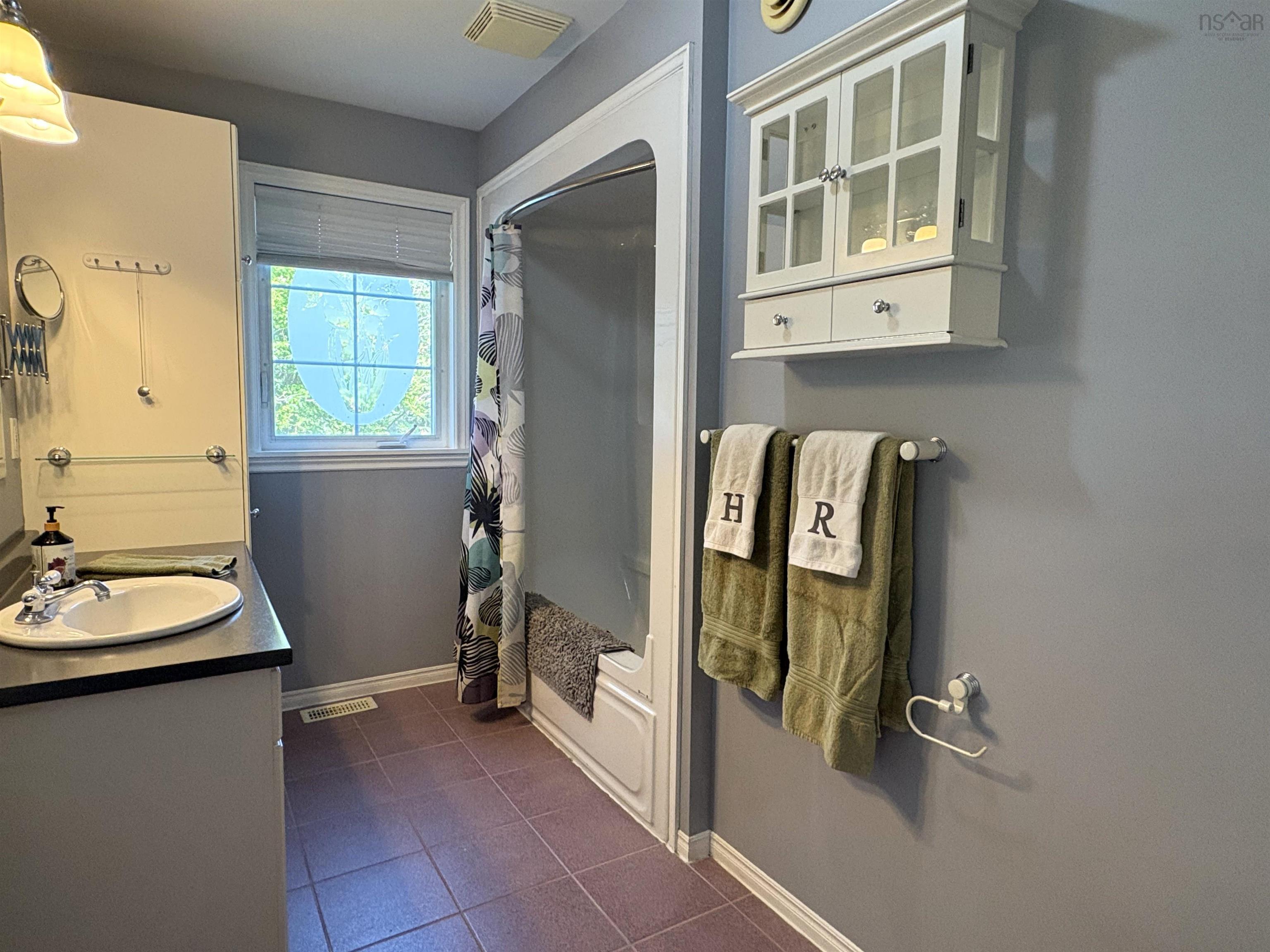 $589,000.00: 454 HILLSIDE BOULARDERIE Road, Groves Point