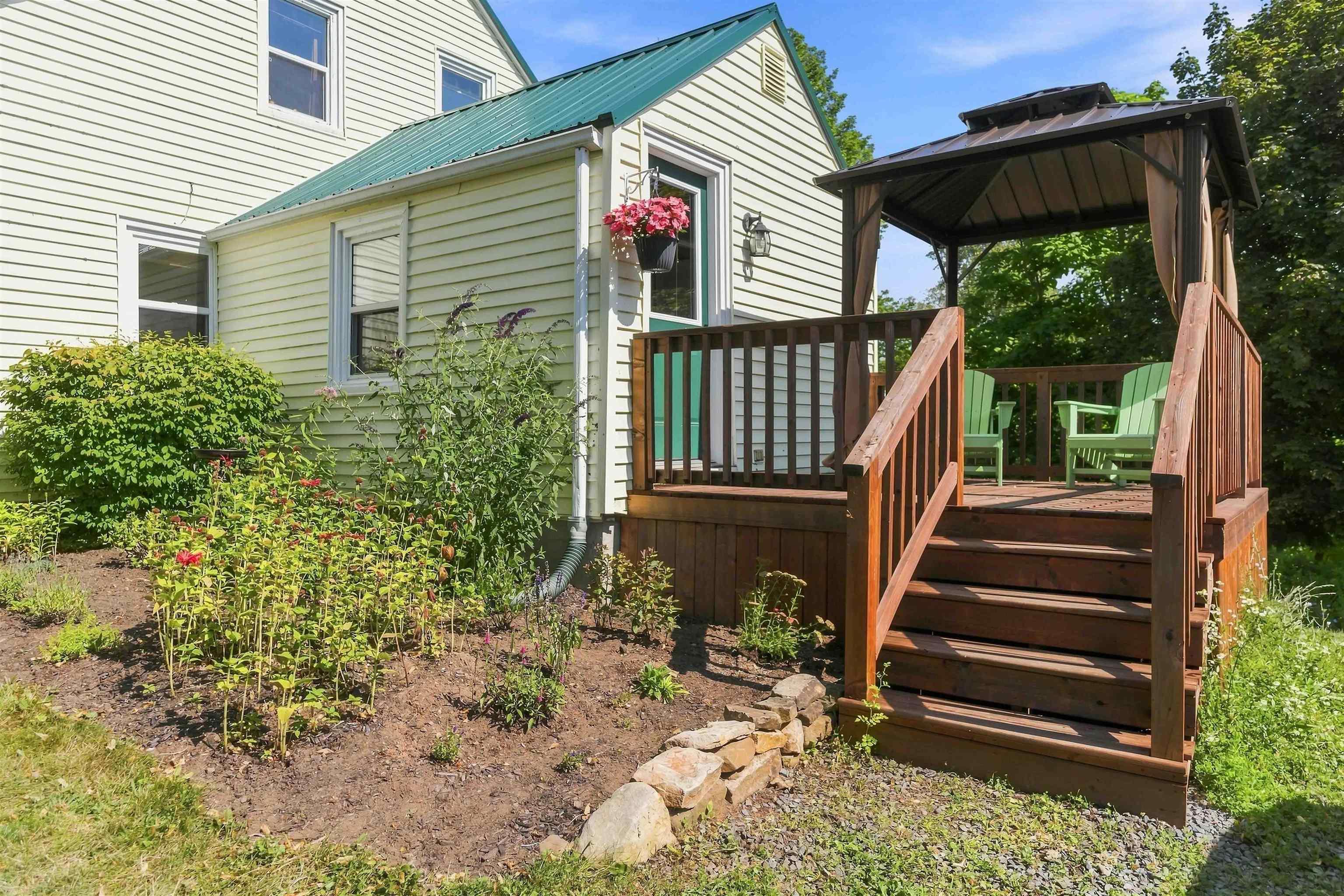 $374,900.00: 14077 Highway 1, Hants Border