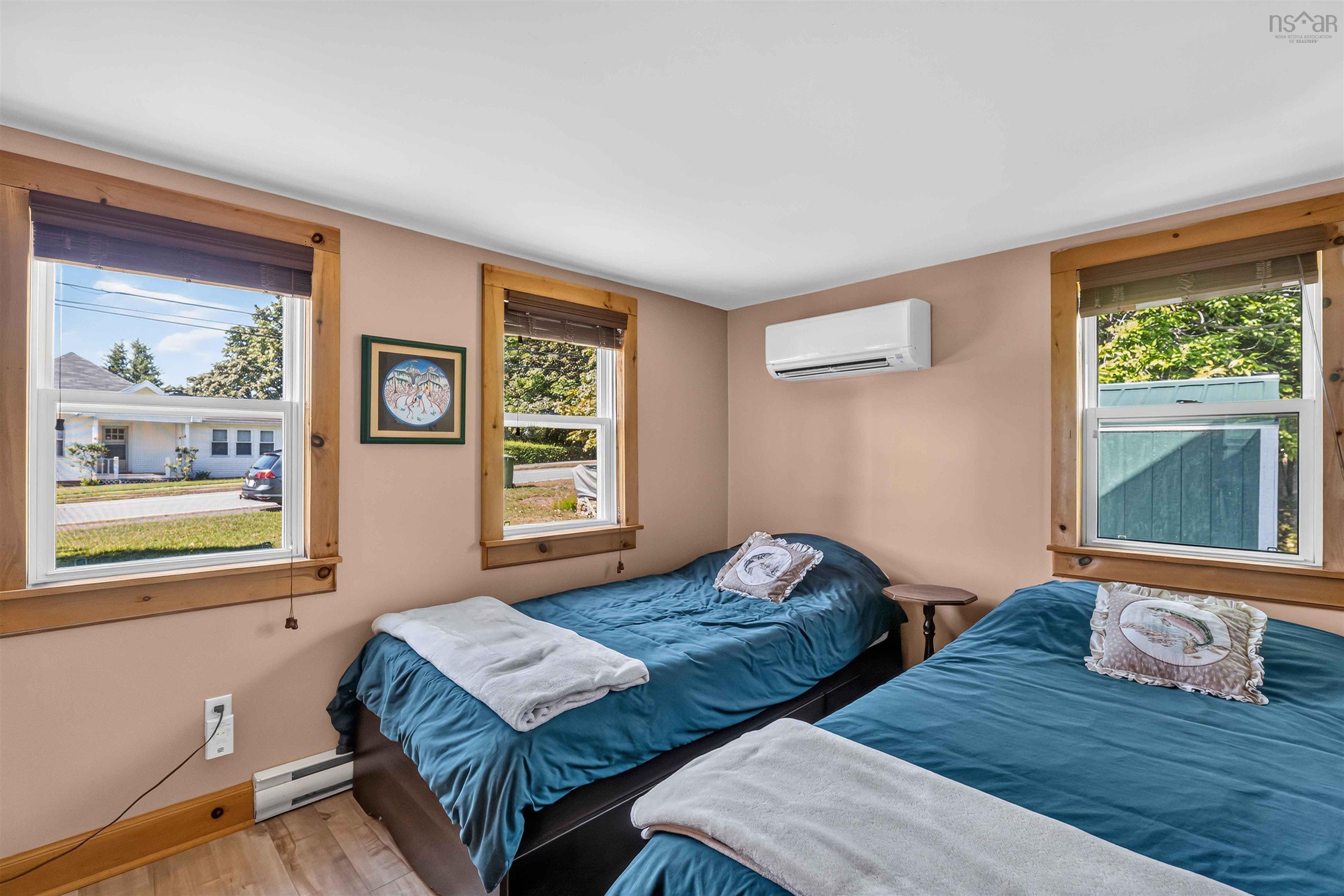 $374,900.00: 14077 Highway 1, Hants Border