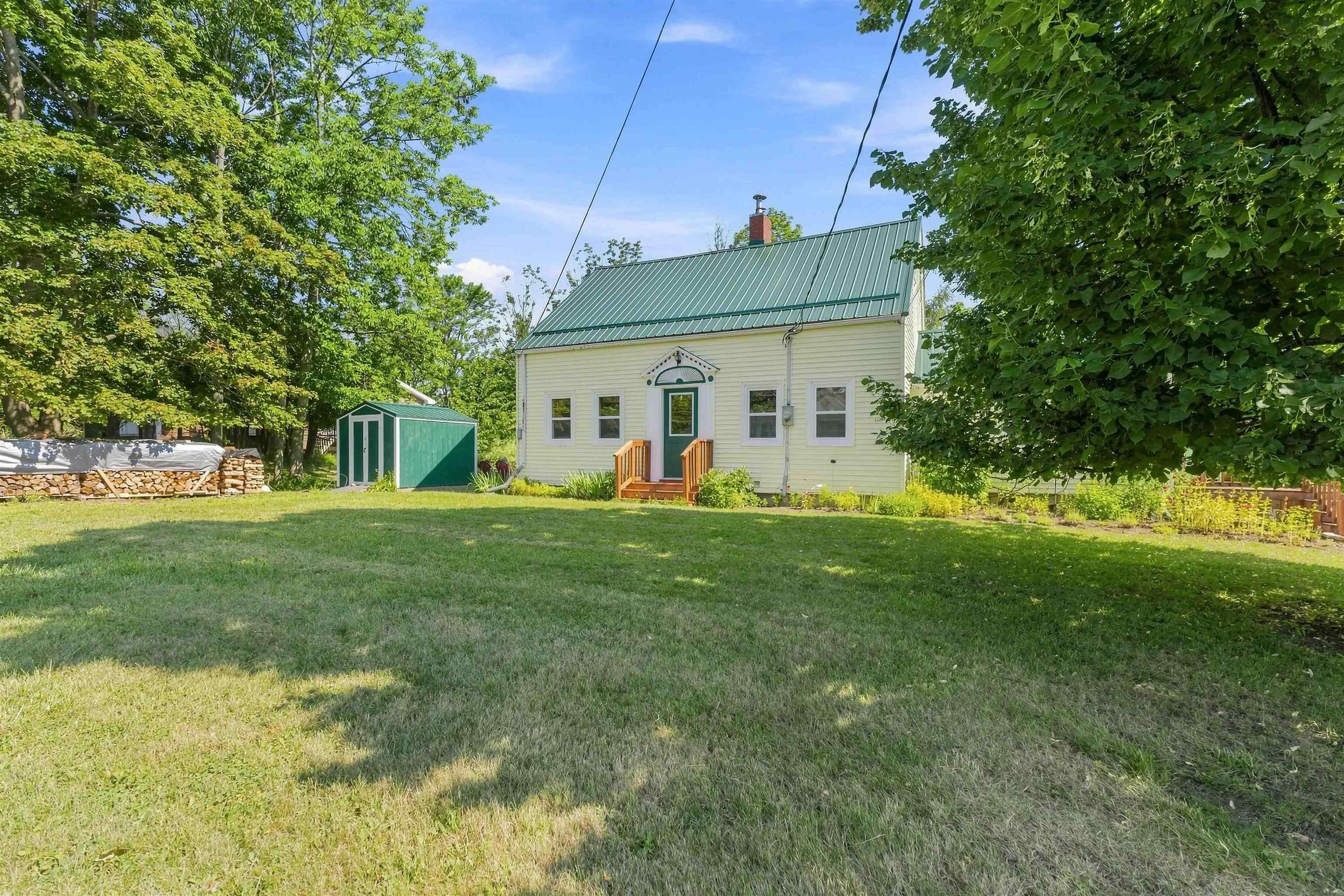 $374,900.00: 14077 Highway 1, Hants Border