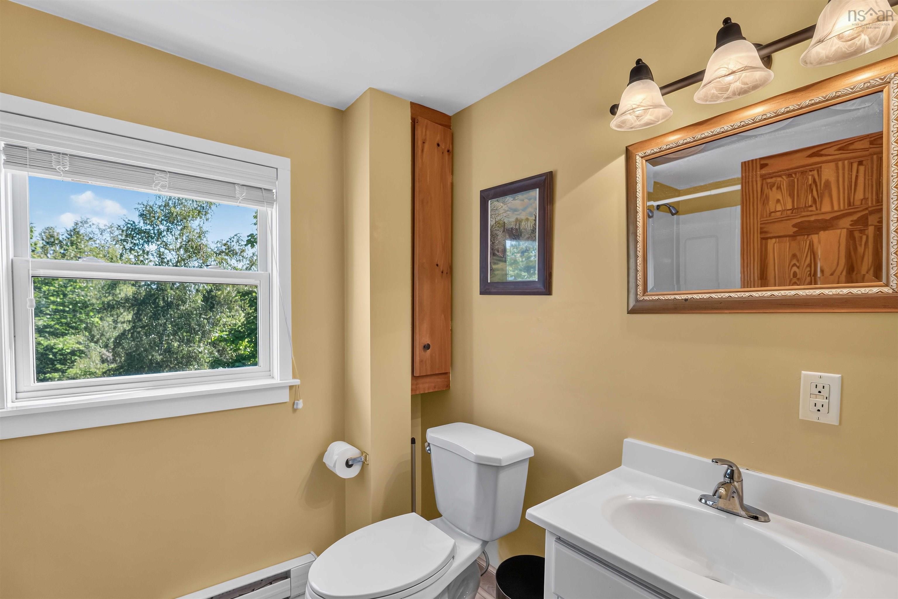 $374,900.00: 14077 Highway 1, Hants Border