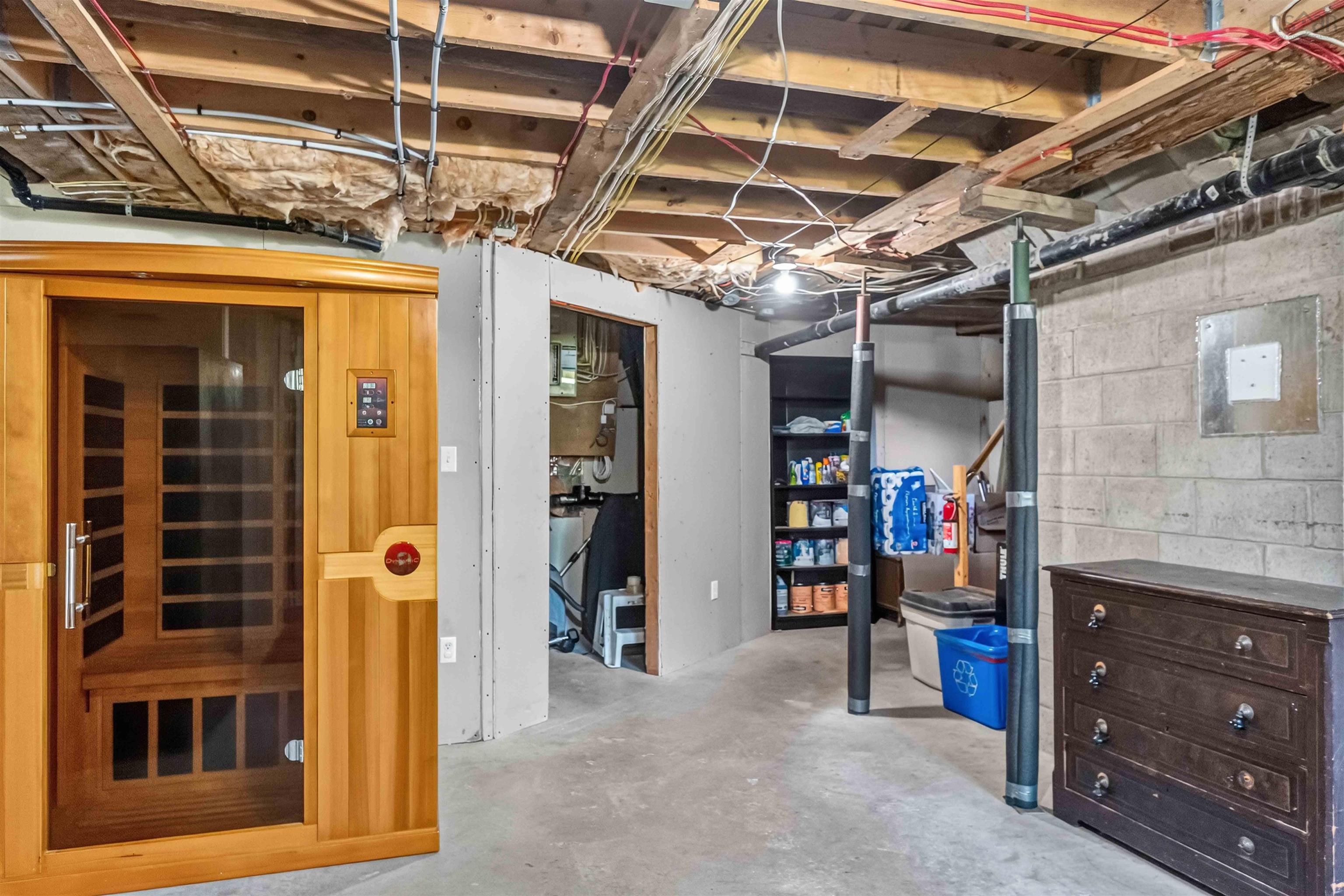 $374,900.00: 14077 Highway 1, Hants Border