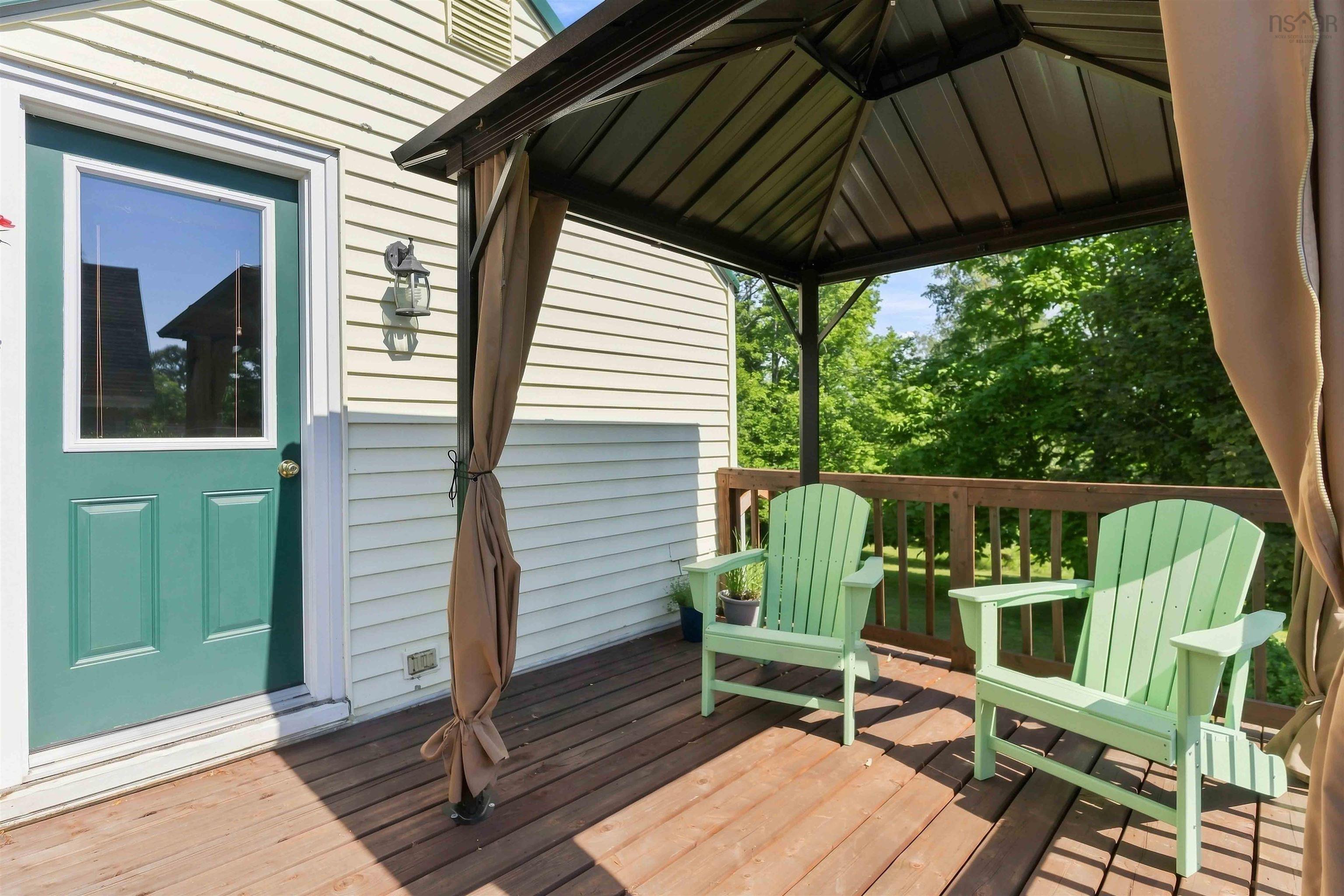 $374,900.00: 14077 Highway 1, Hants Border