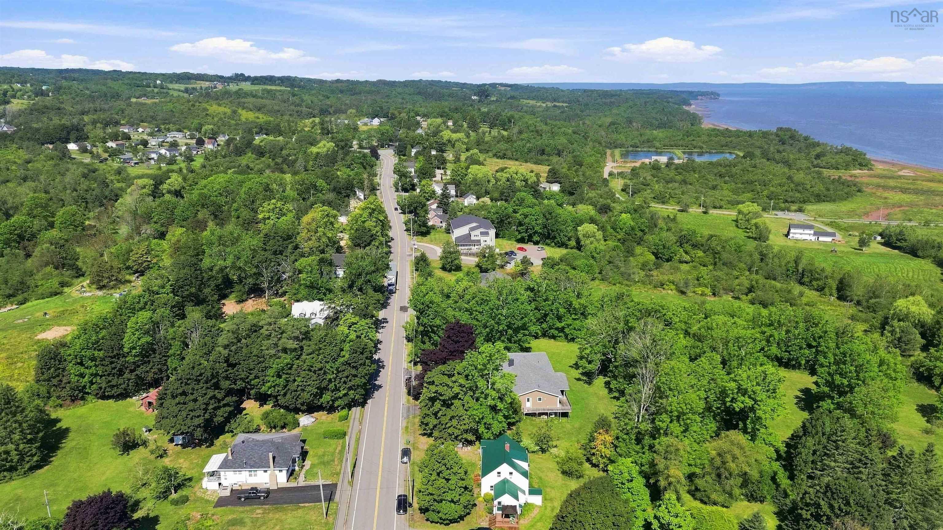 $374,900.00: 14077 Highway 1, Hants Border