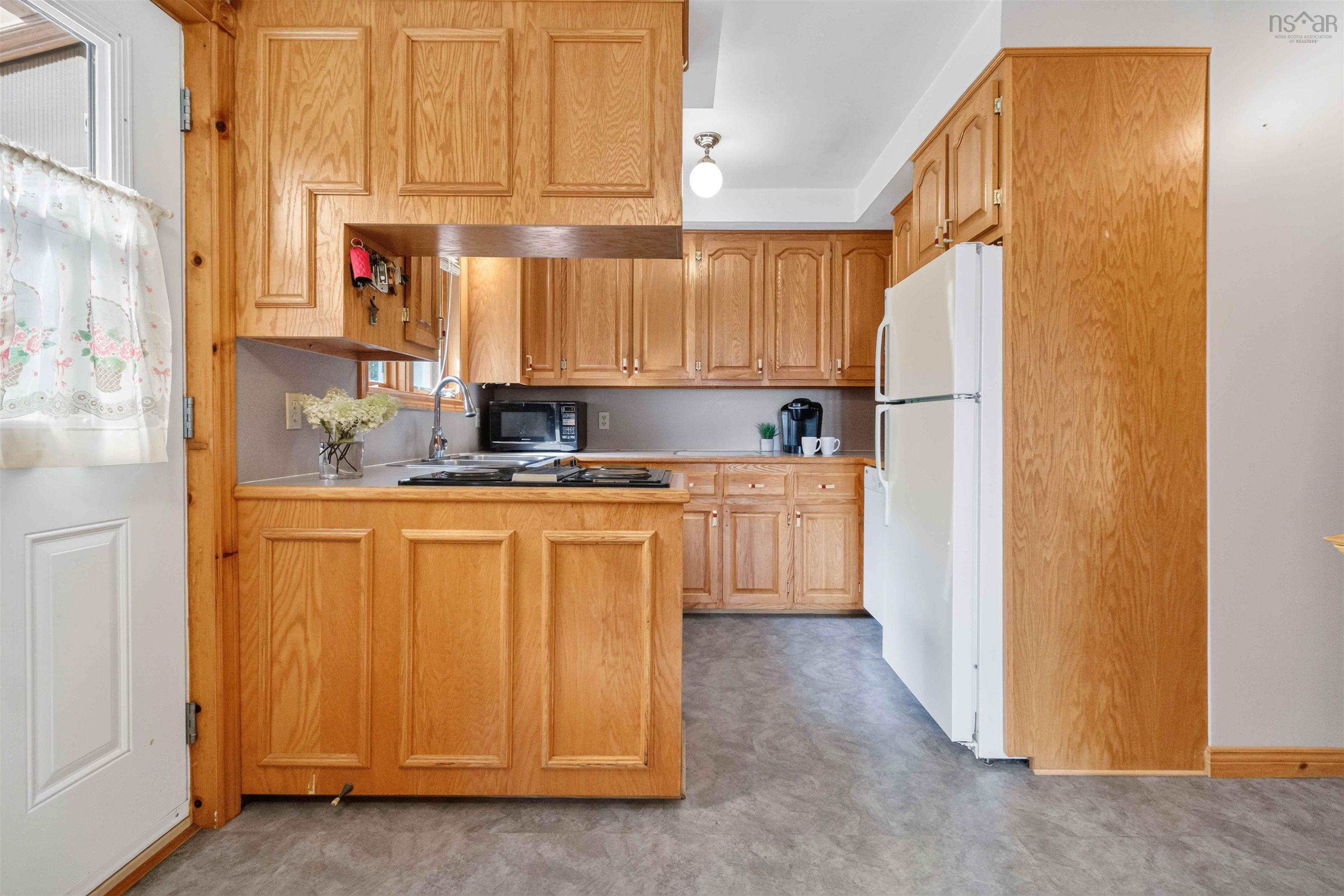 $589,000.00: 1558 Highway 329, Birchy Head