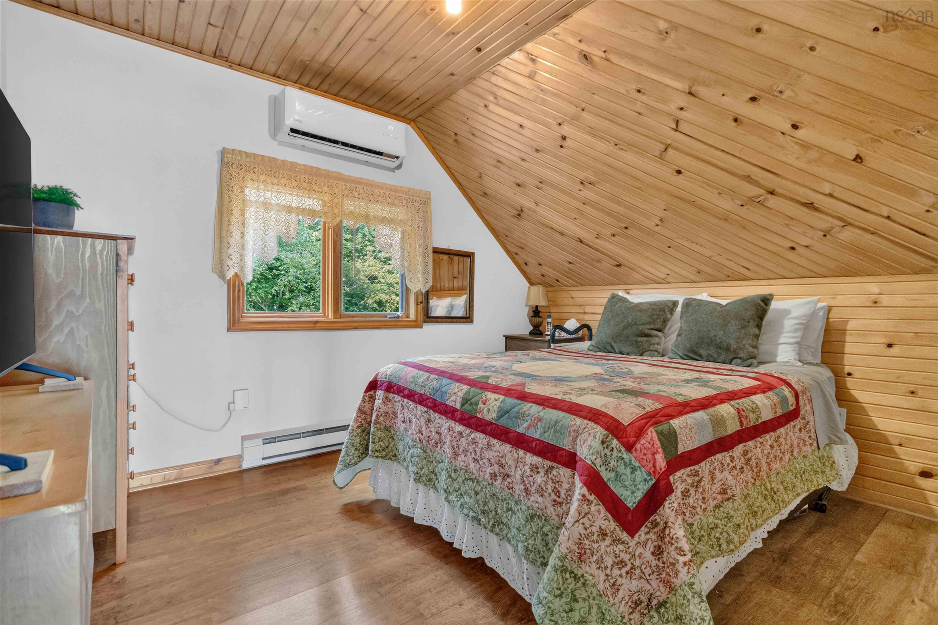 $589,000.00: 1558 Highway 329, Birchy Head