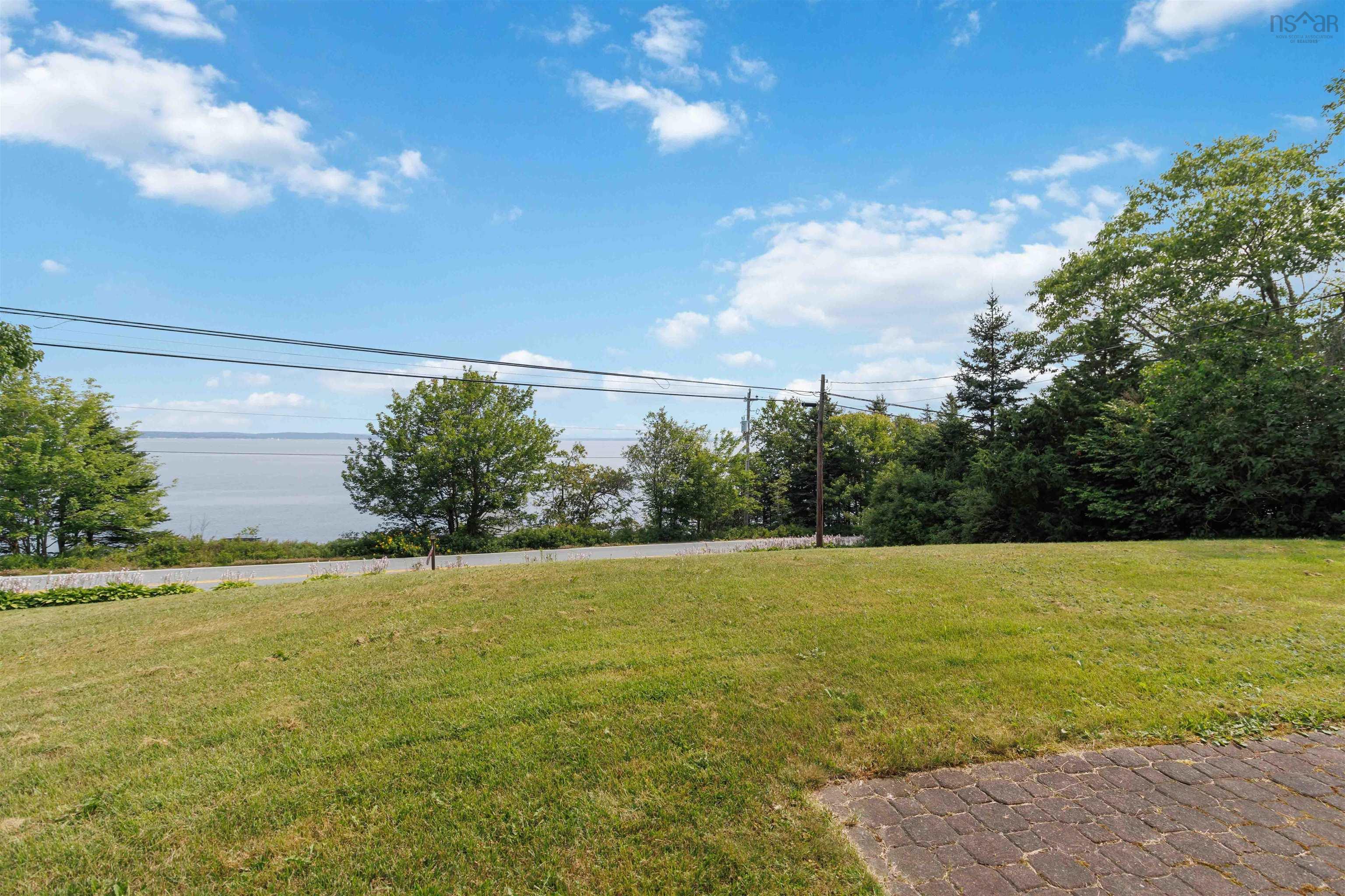 $589,000.00: 1558 Highway 329, Birchy Head
