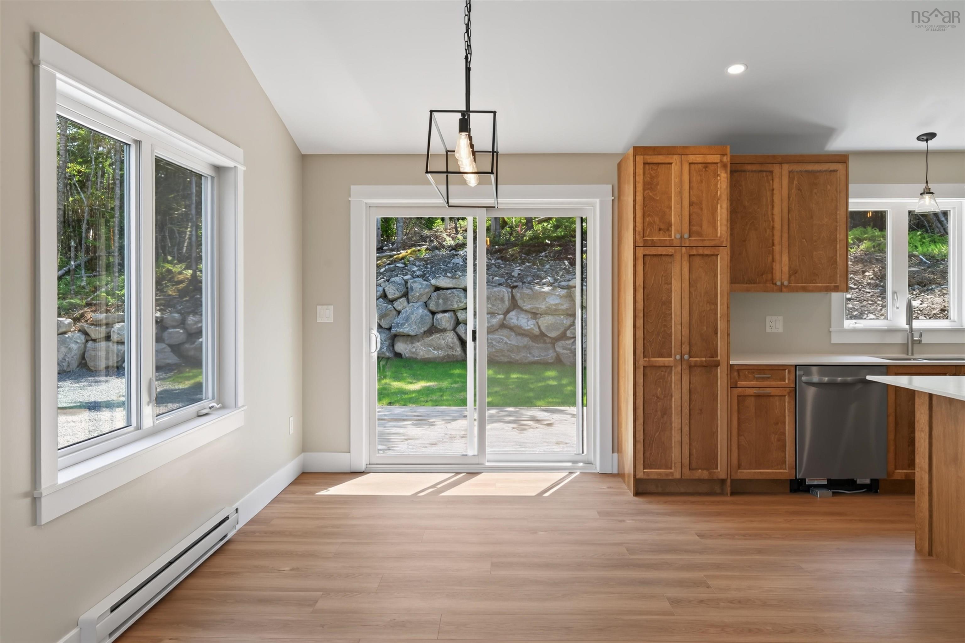 $529,900.00: 10546 Highway 7 Highway E, Oyster Pond